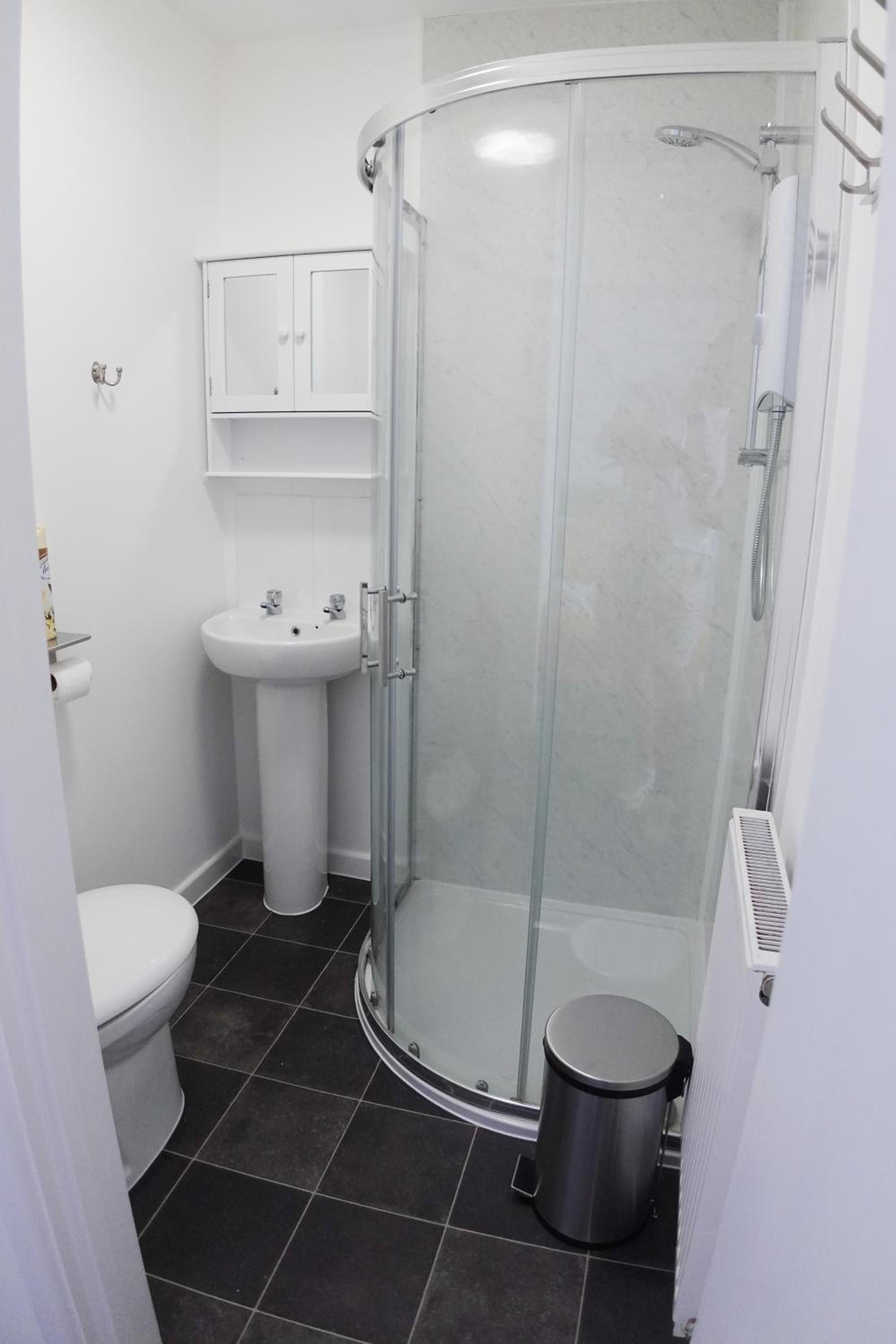 Budget Double Room - Photo 5