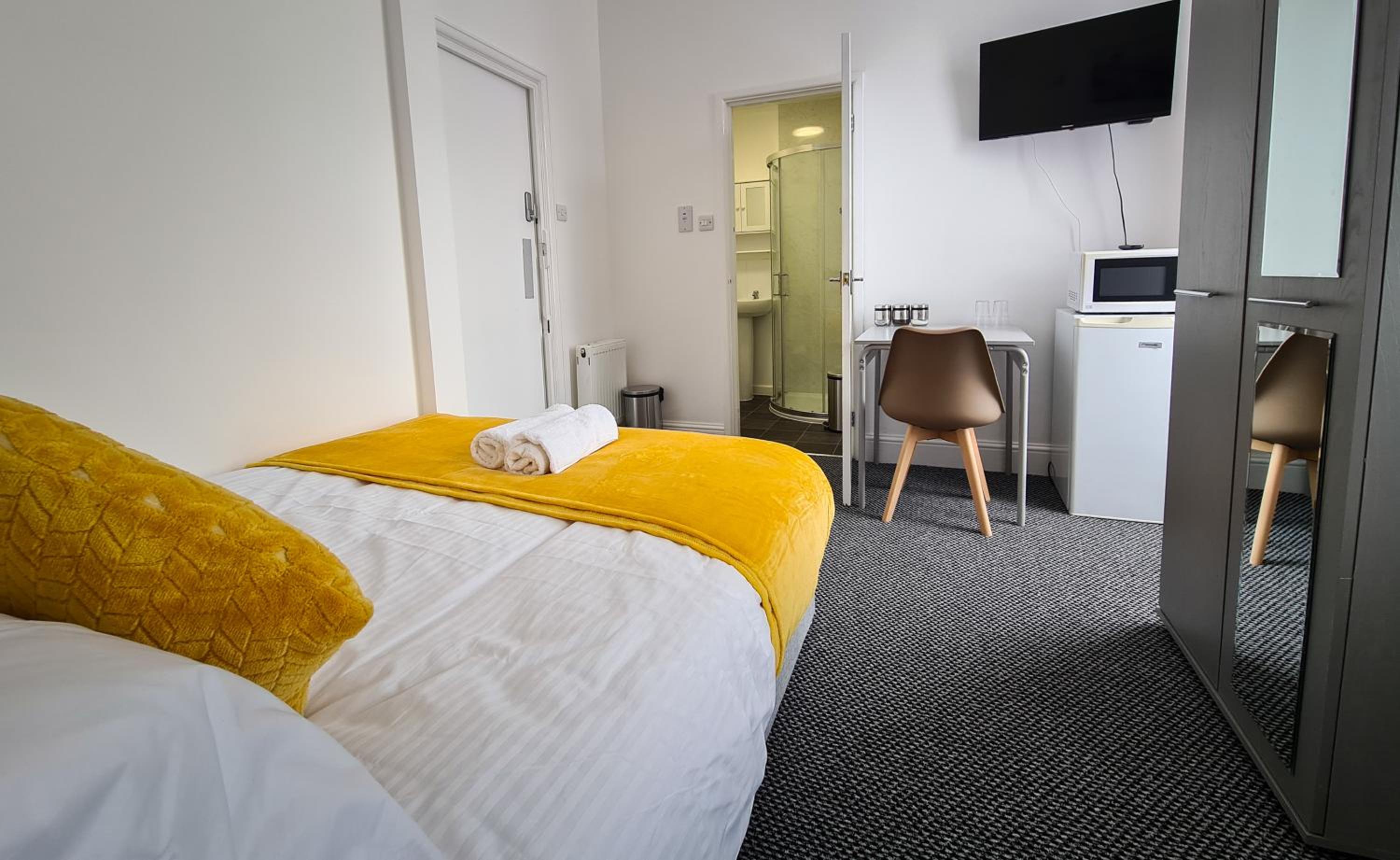 Budget Double Room - Photo 1