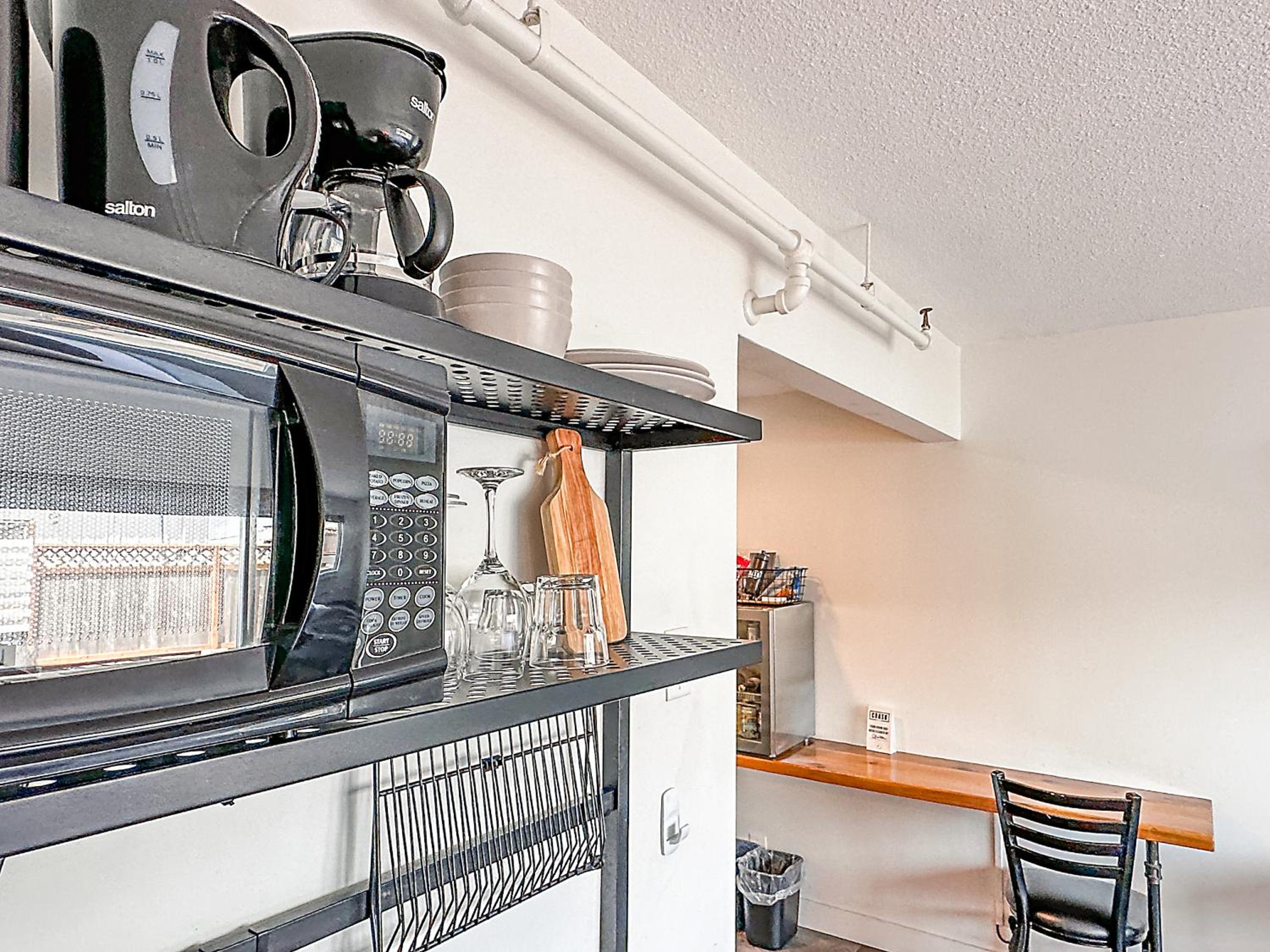 Standard Room, 1 Queen and Kitchenette (Above LOUD Pub) - Photo 2