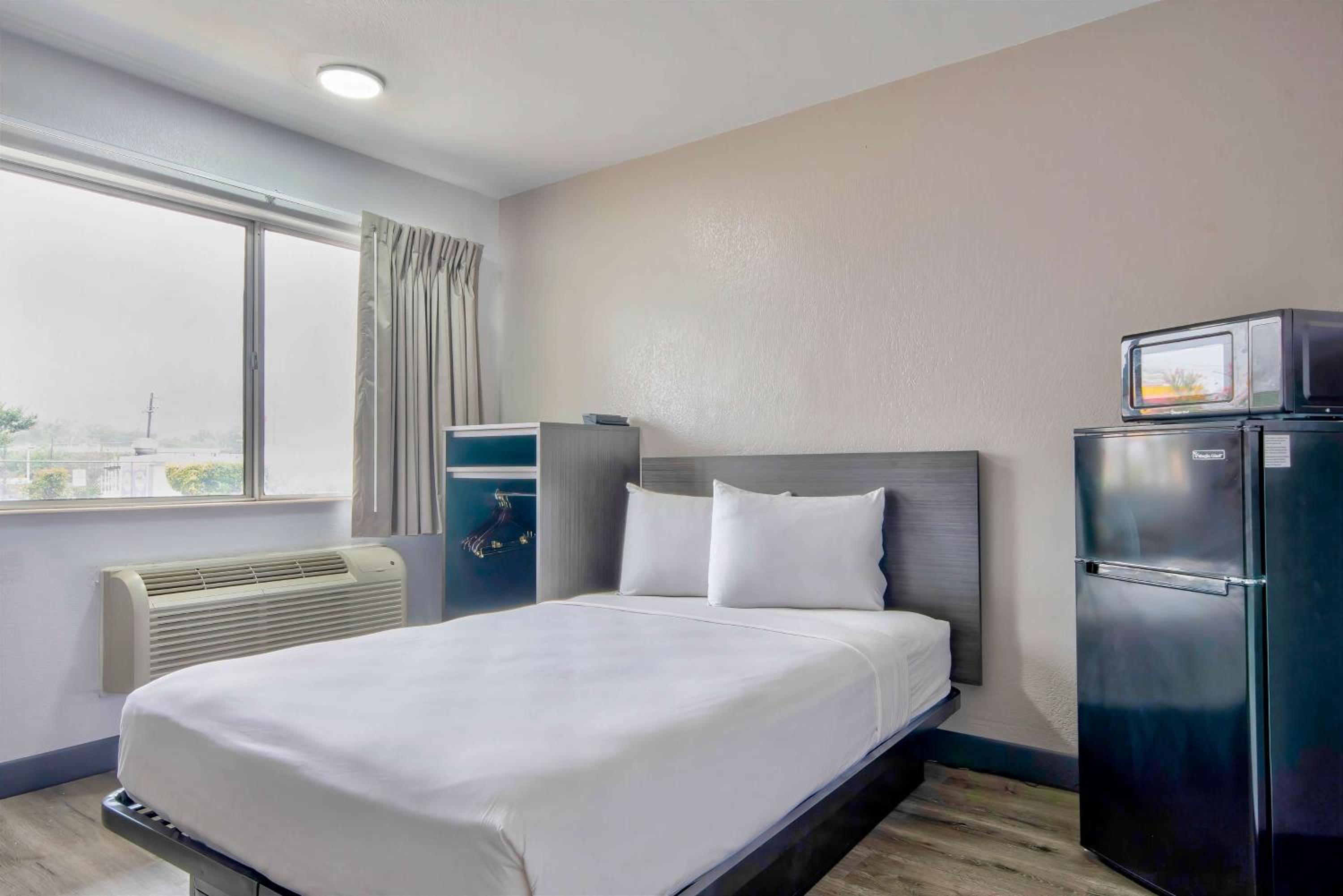 Double Room - Disability Access - Non-Smoking