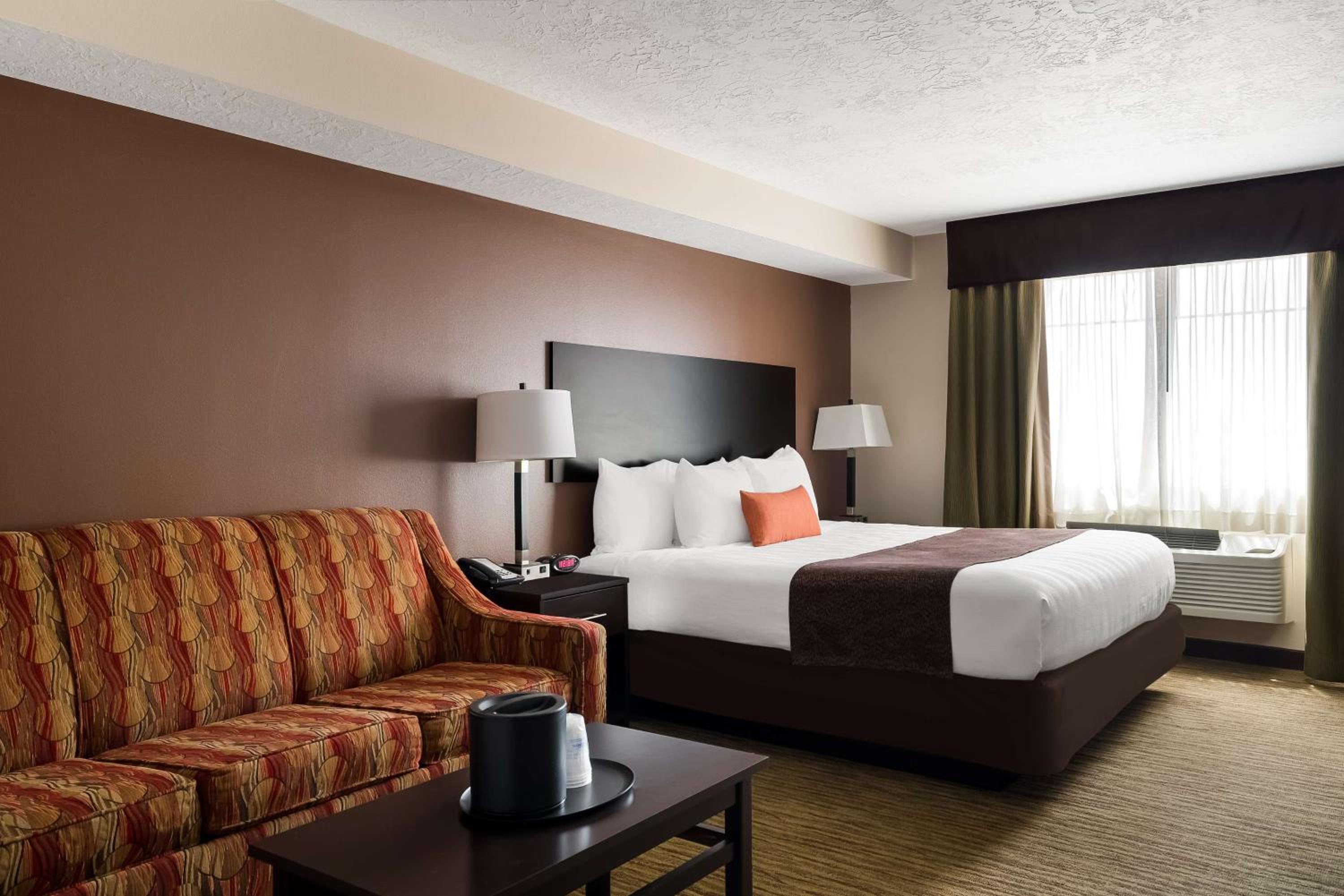 King Room with Kitchenette - Pet Friendly/Non-Smoking photo 1