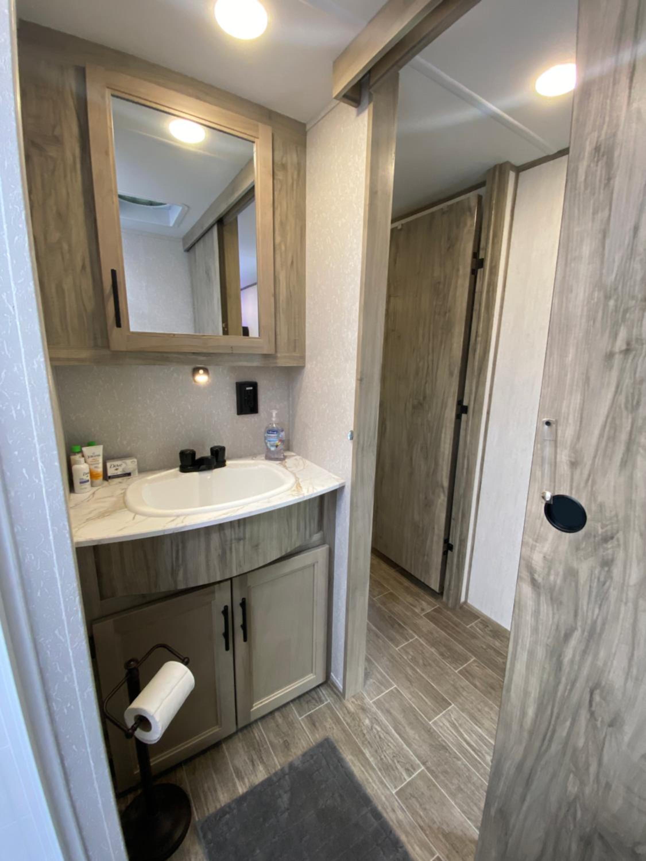 Mobile Home photo 3