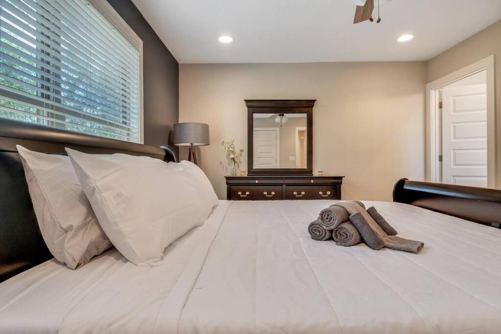 Four-Bedroom House photo 2
