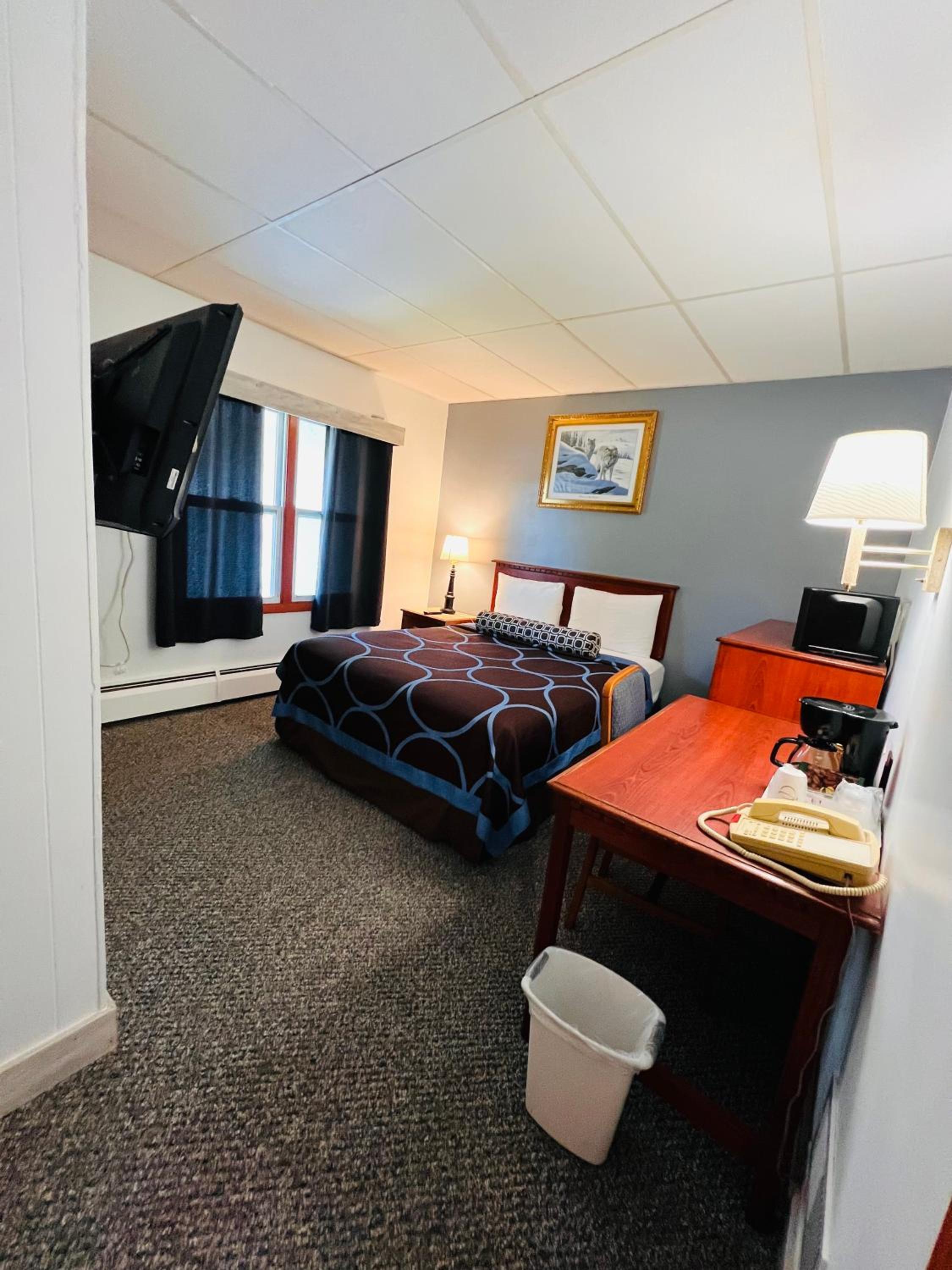 Queen Room photo 1