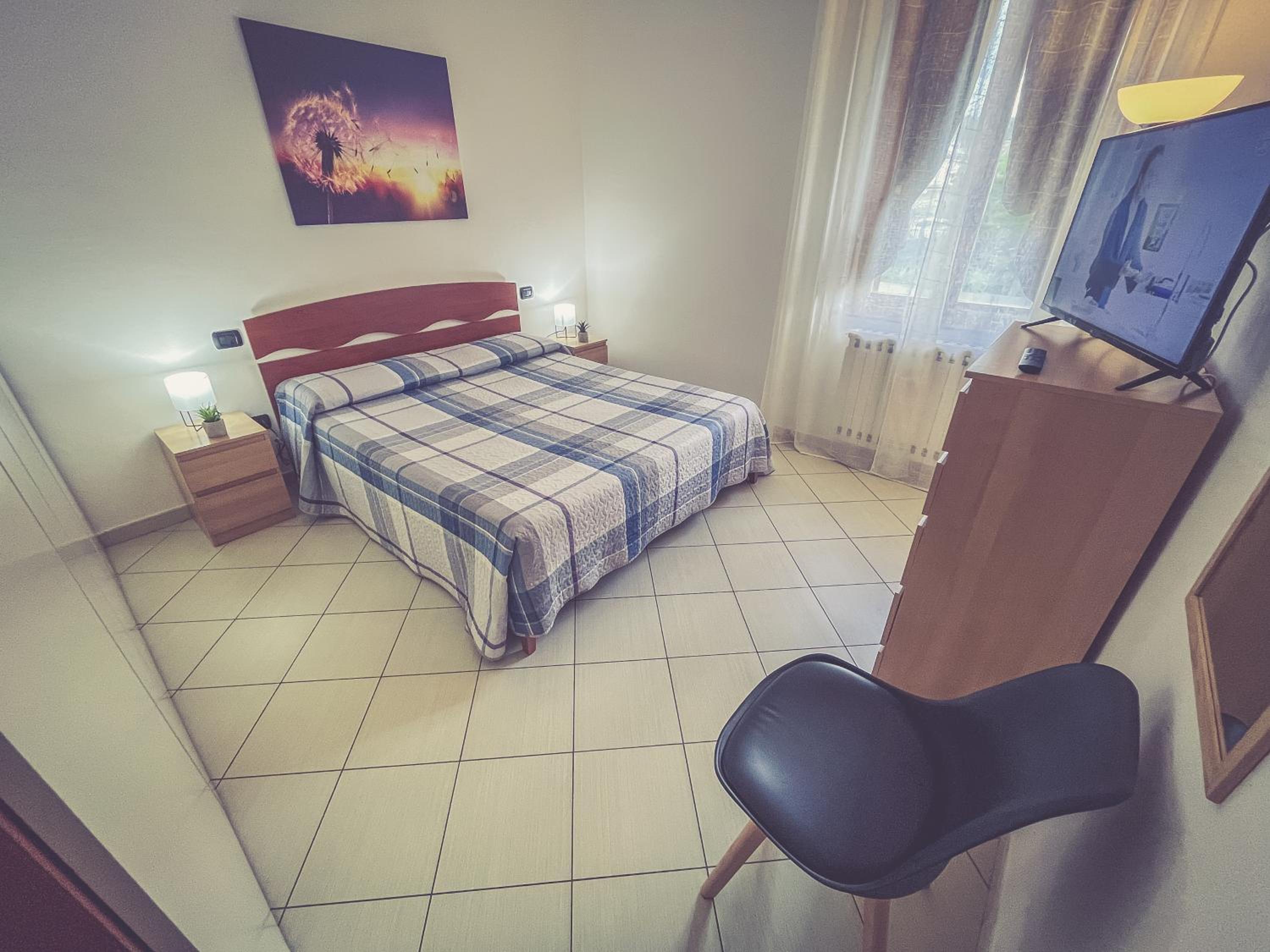 One-Bedroom Apartment photo 2