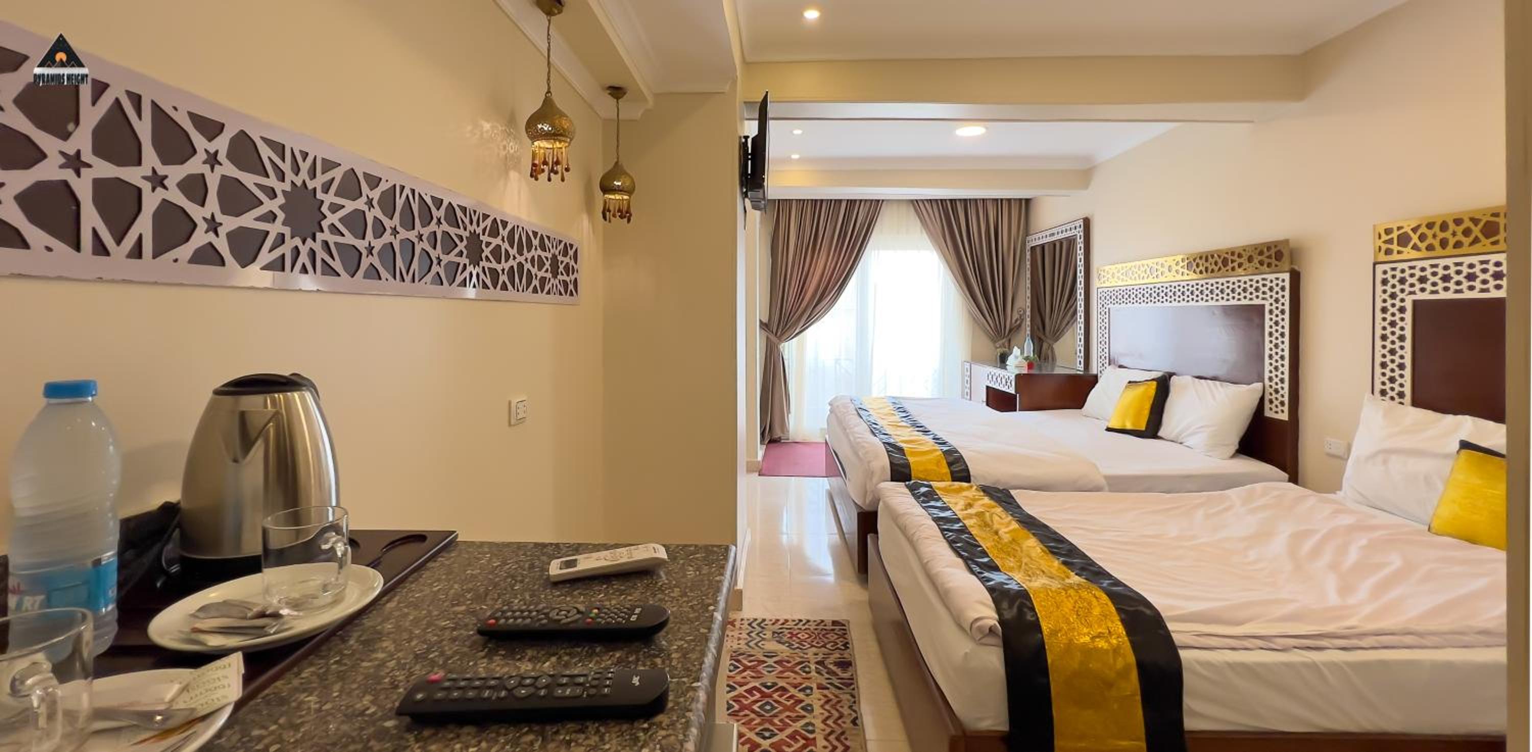 Deluxe Twin Room with Partial Pyramids View photo 1