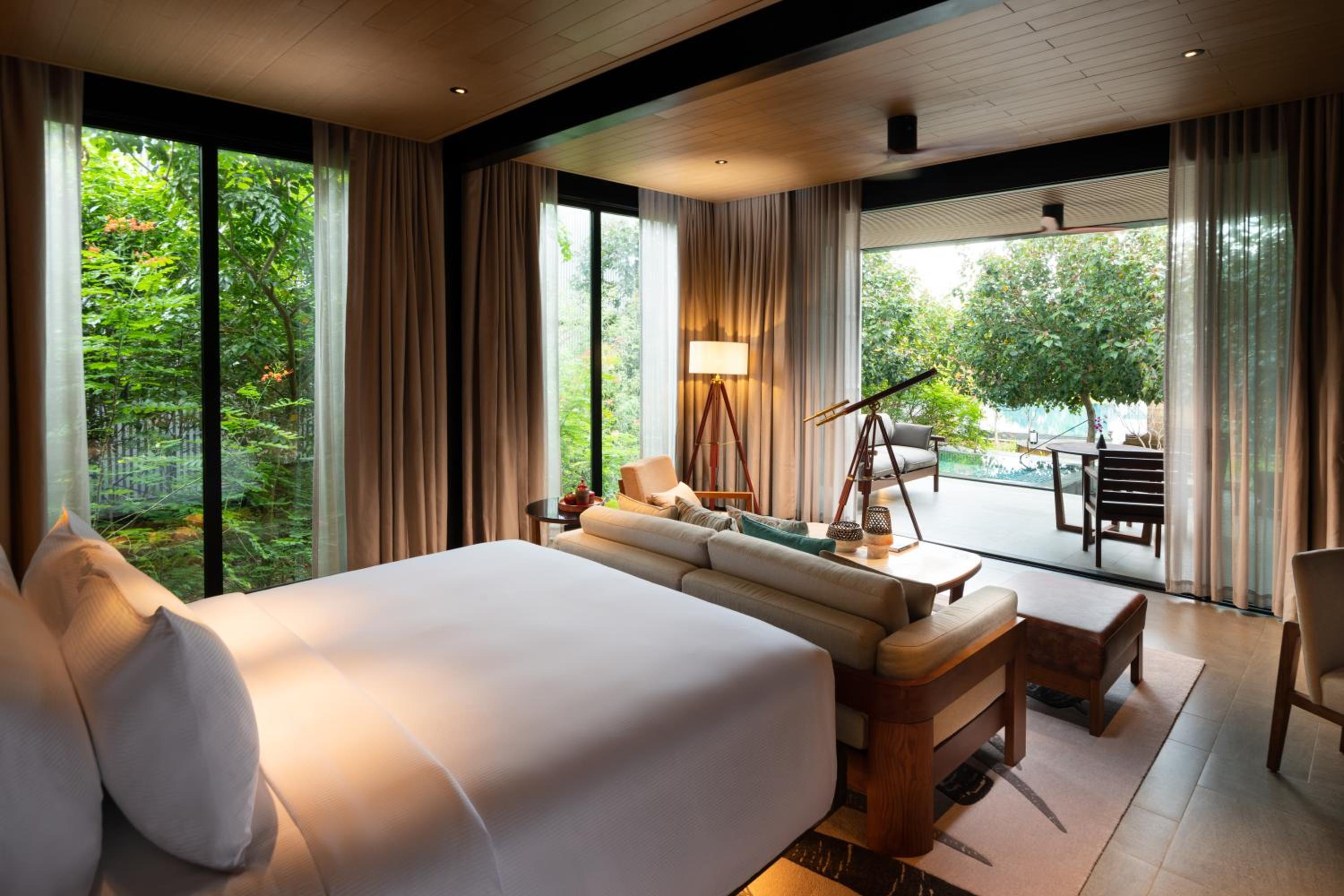 Premium King Suite - Photo 6