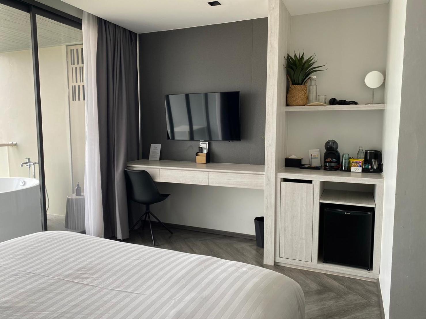 Deluxe Room - Photo 4