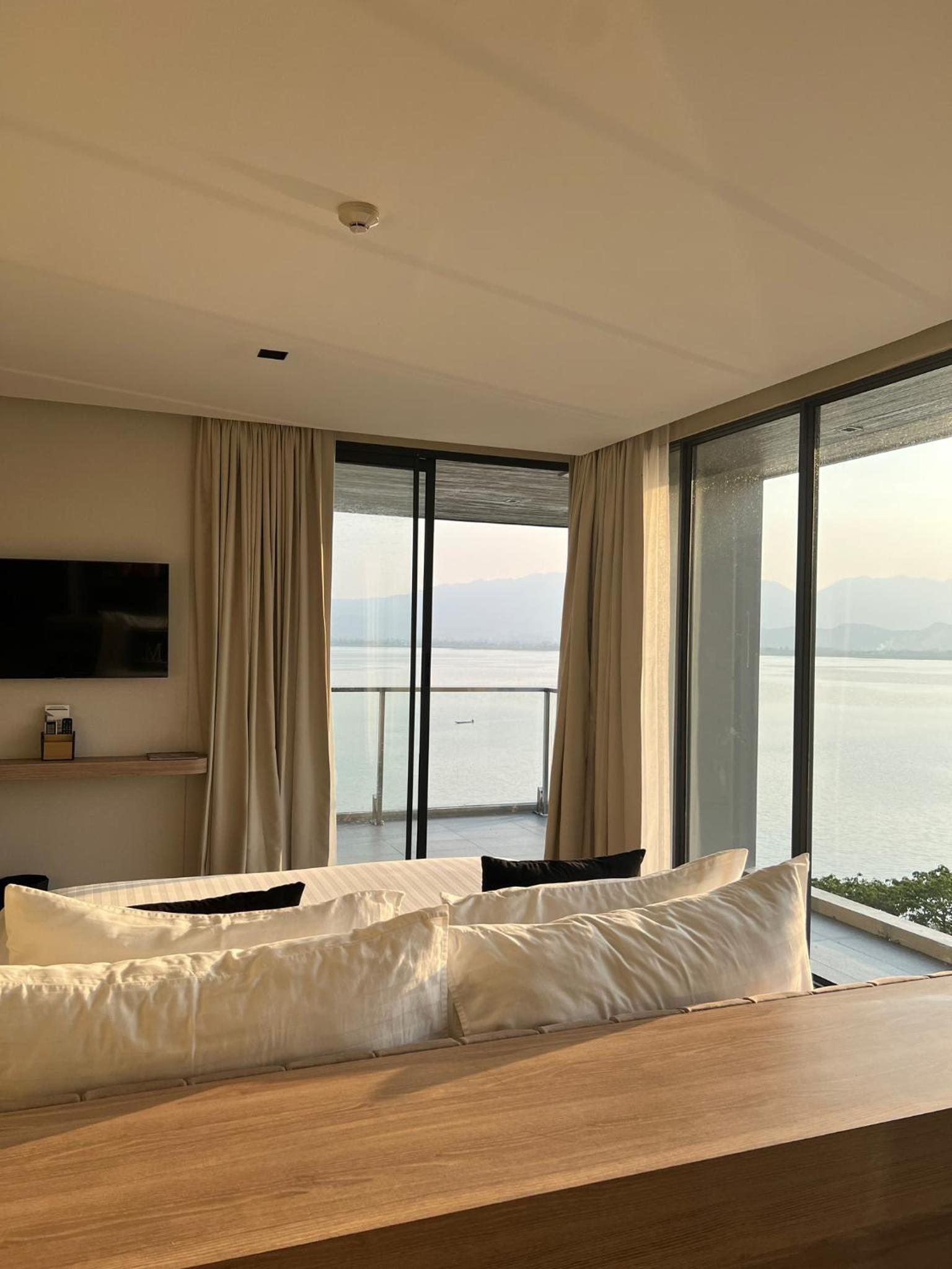 Suite - Photo 6