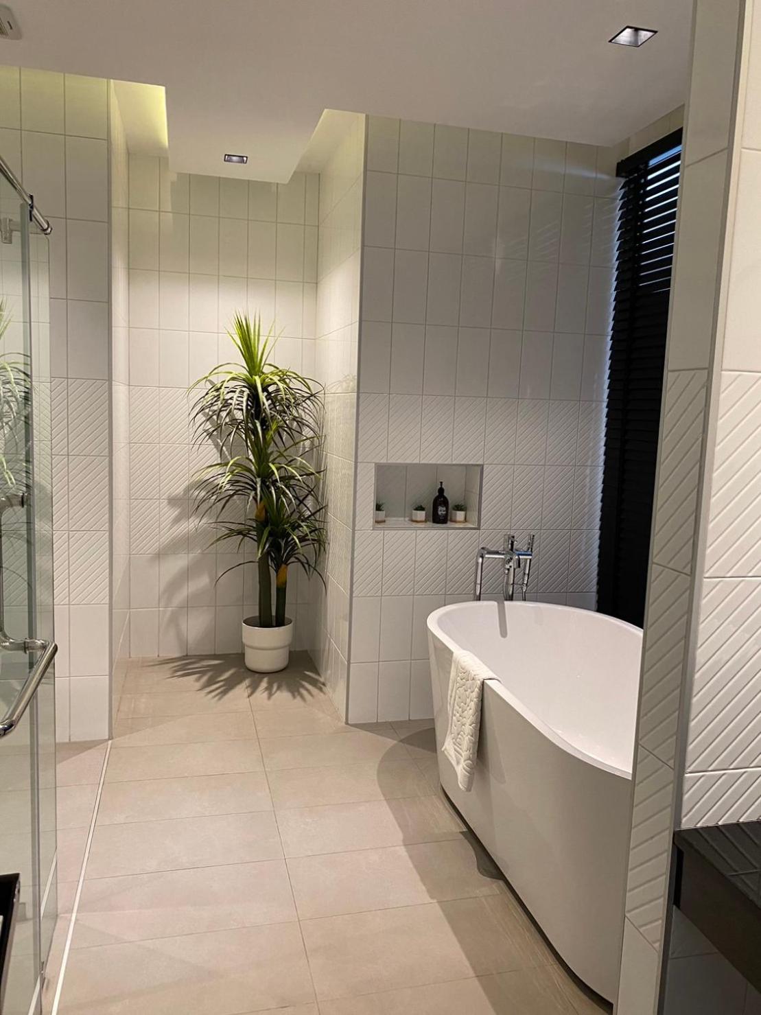 Suite - Photo 10