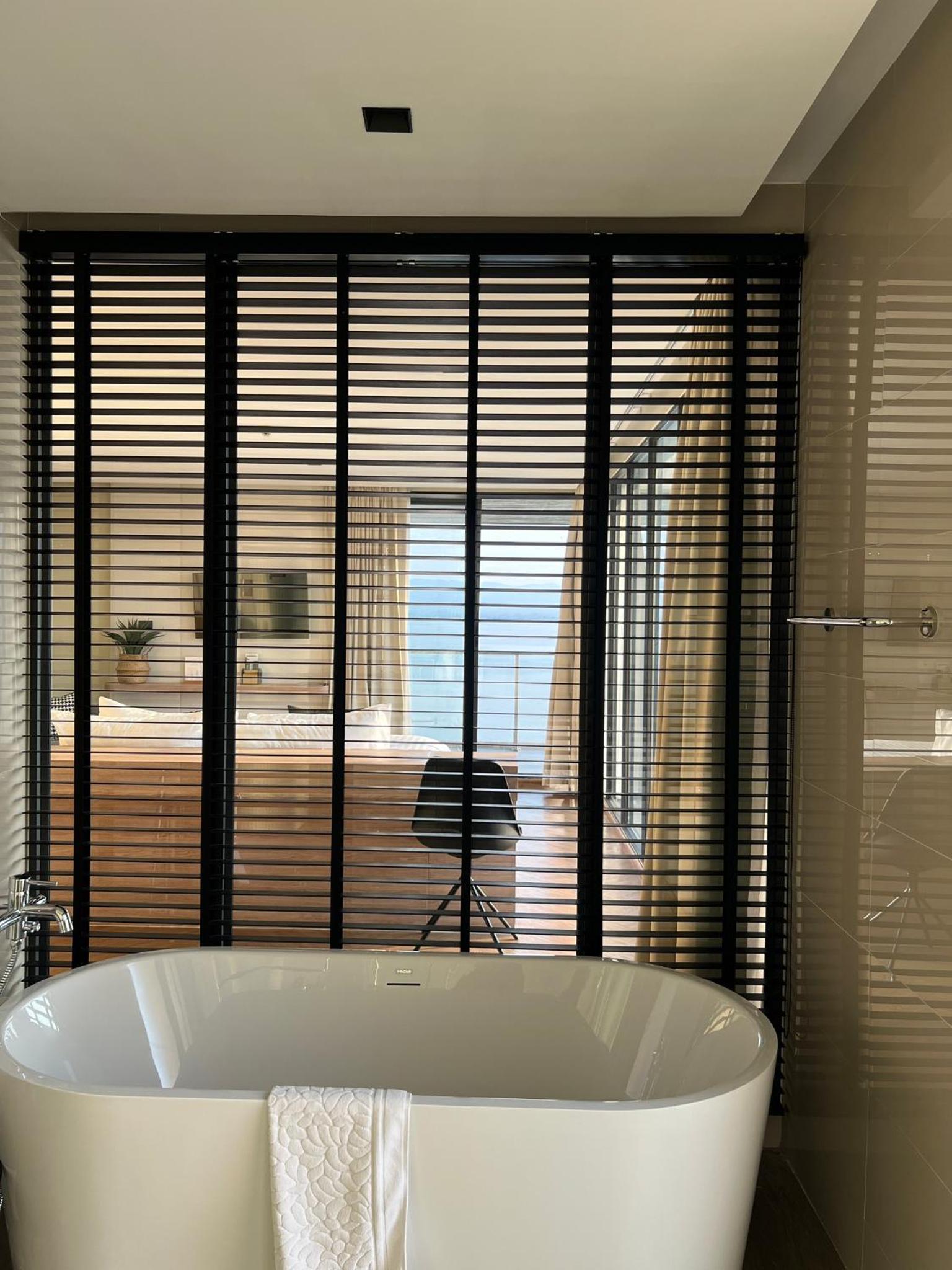 Suite - Photo 8