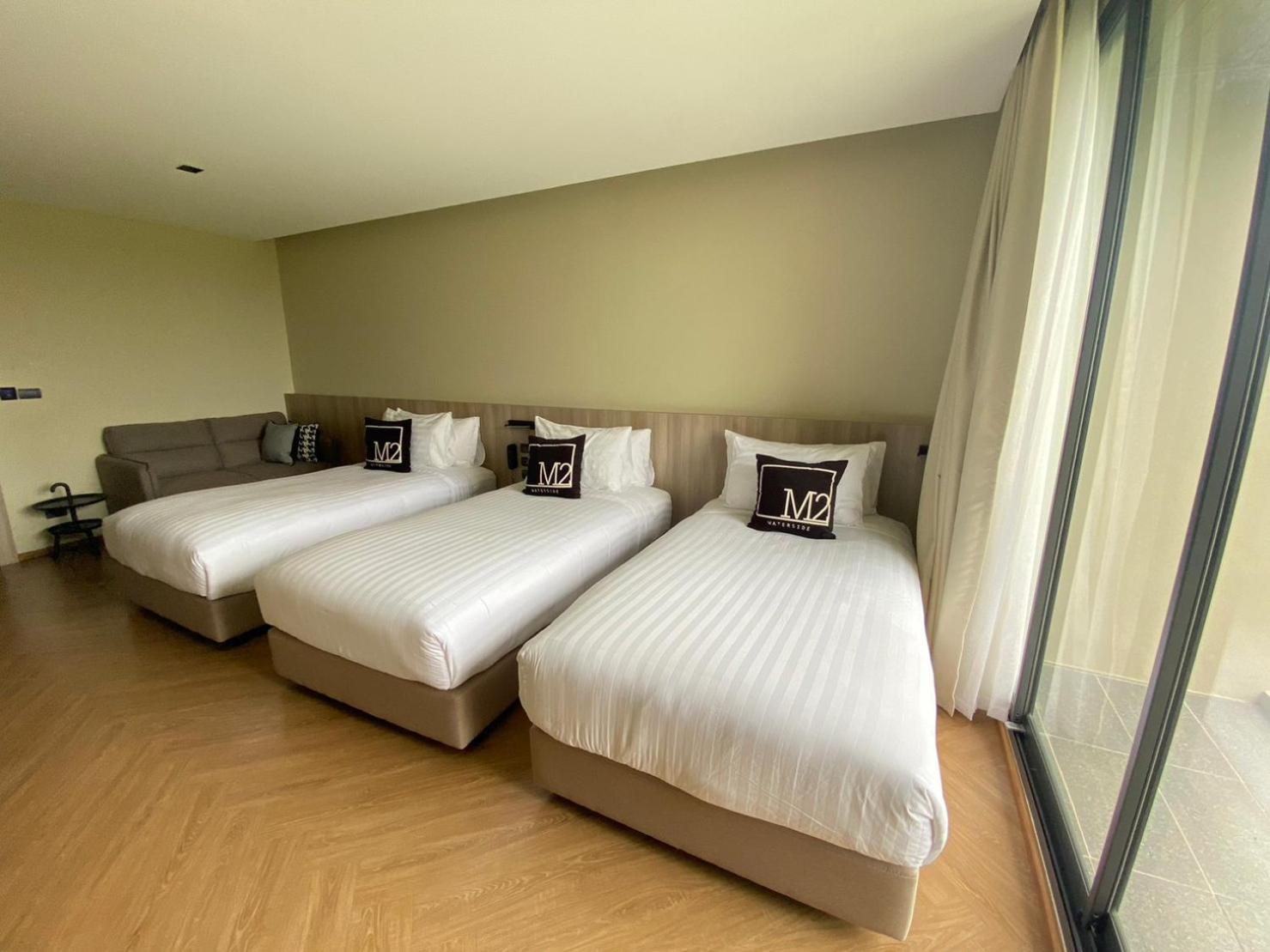 Family Room - Photo 2