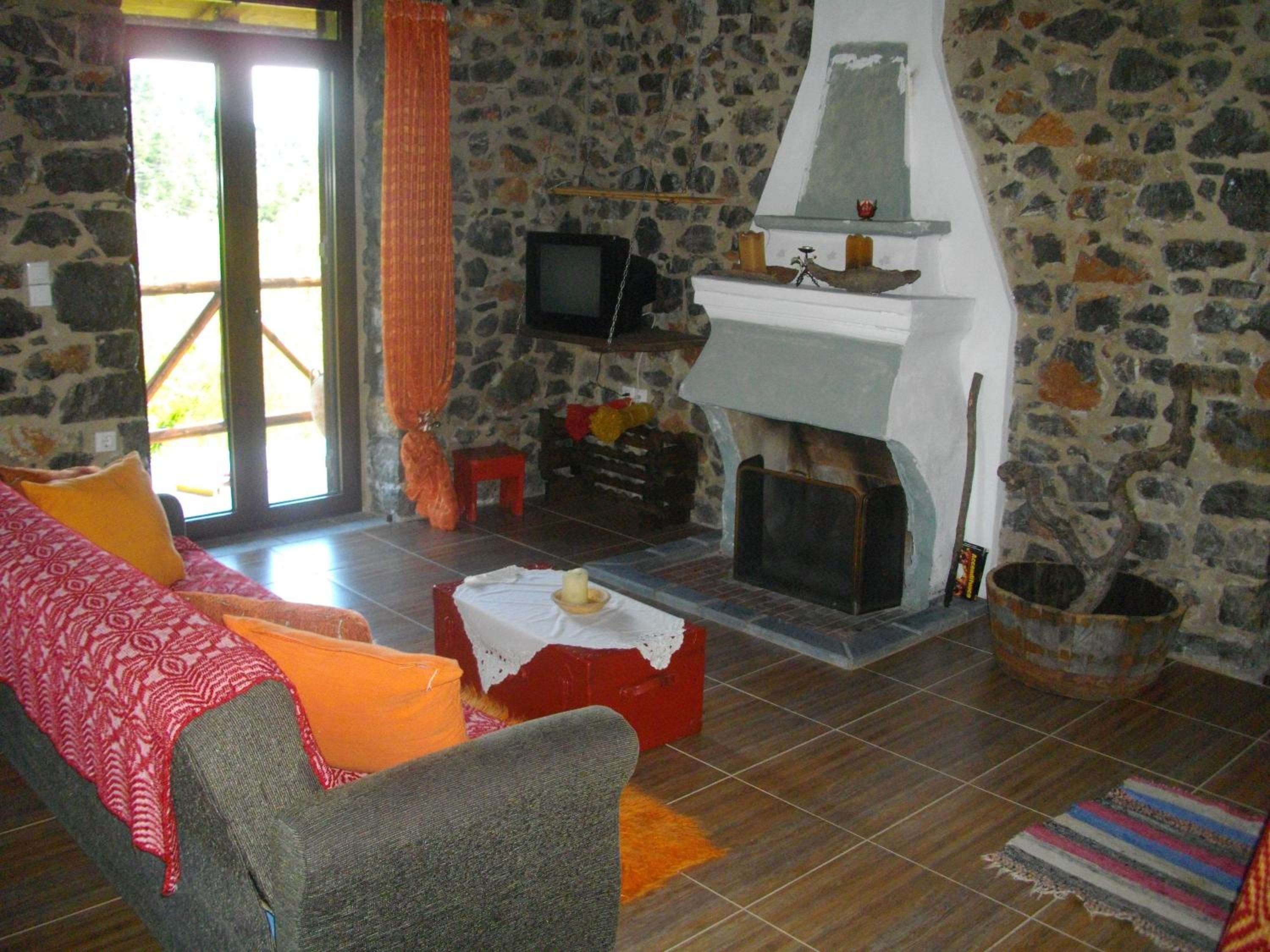 Double or Twin Room with Mountain View photo 3
