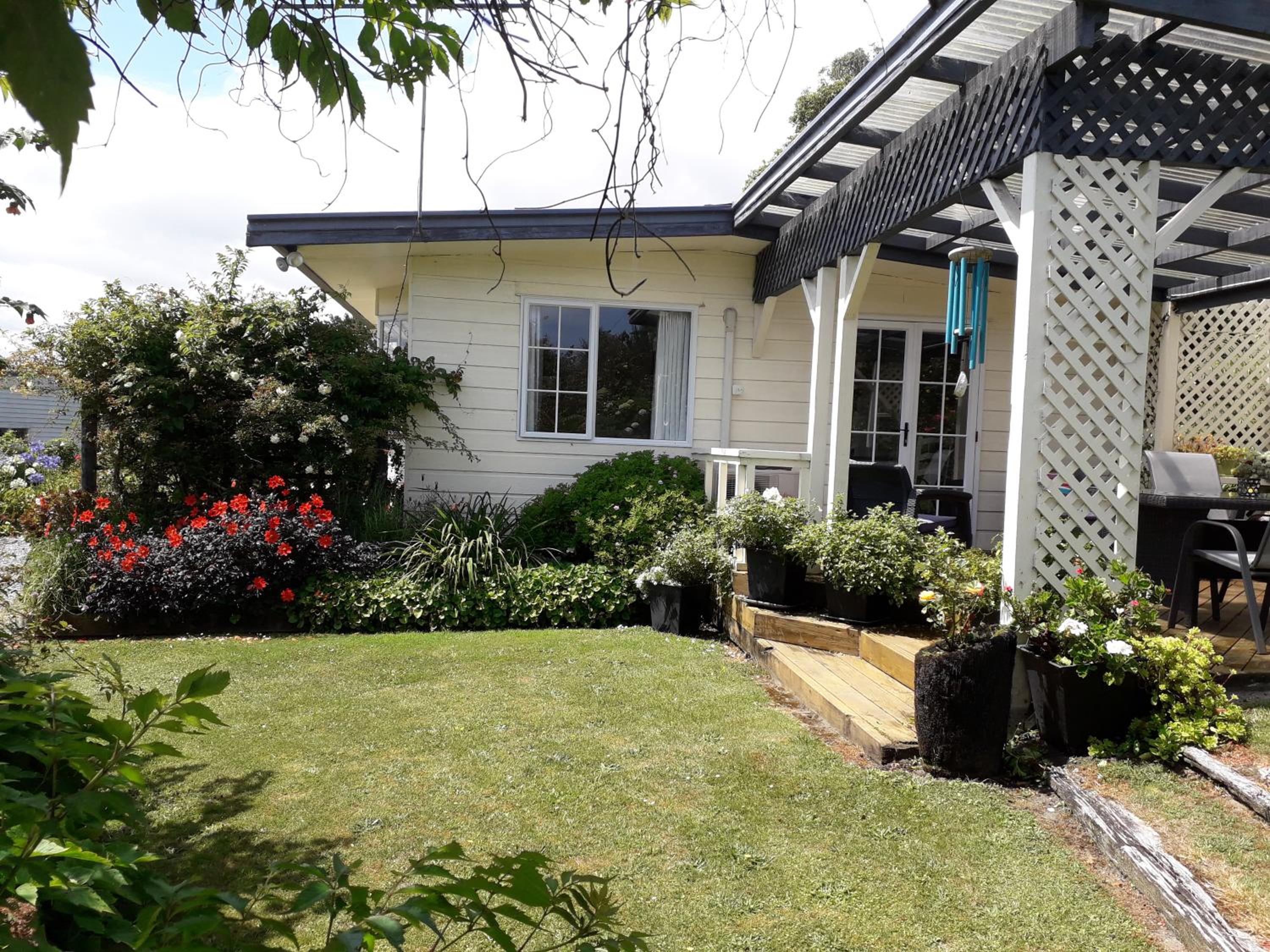 Two-Bedroom House photo 2