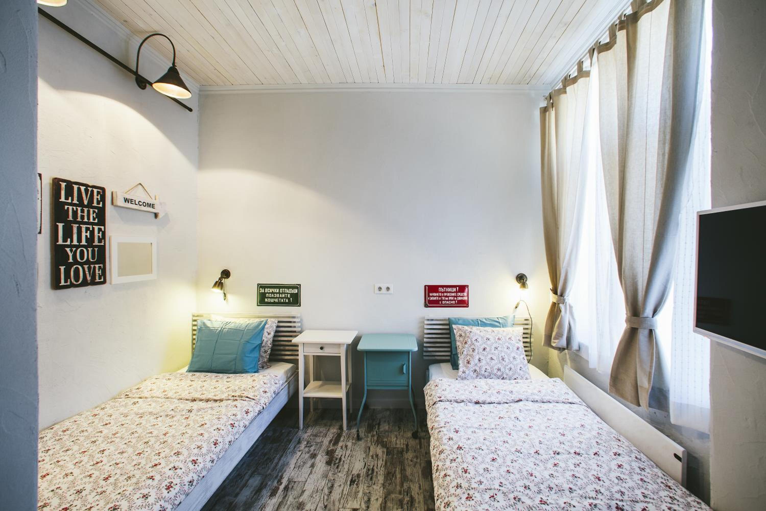 Twin Room with Shared Bathroom & Toilet photo 3