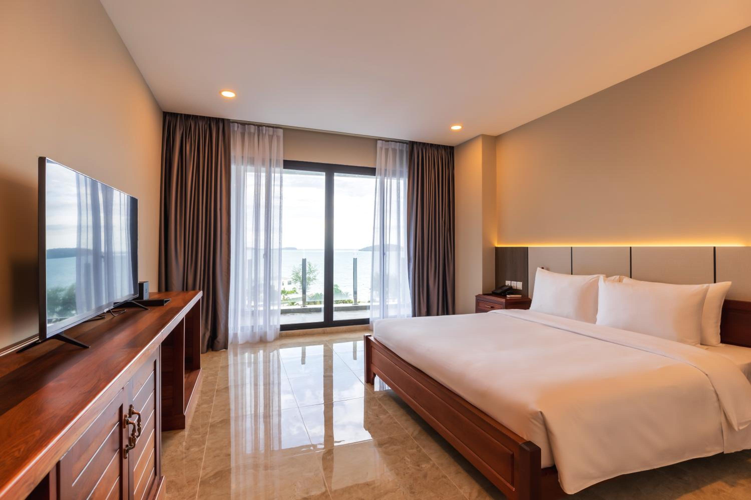1 King Bedroom - Photo 5