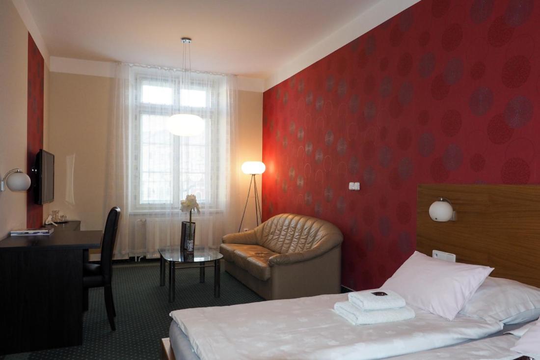 Suite - Photo 10