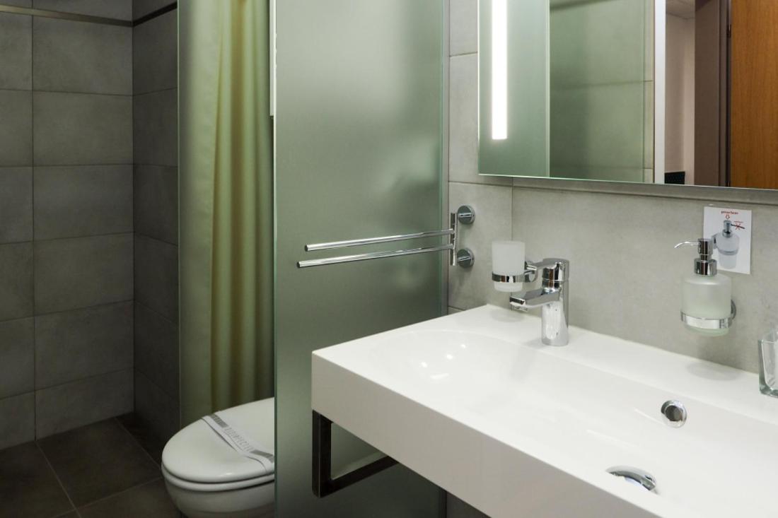 Double or Twin Room - Photo 10