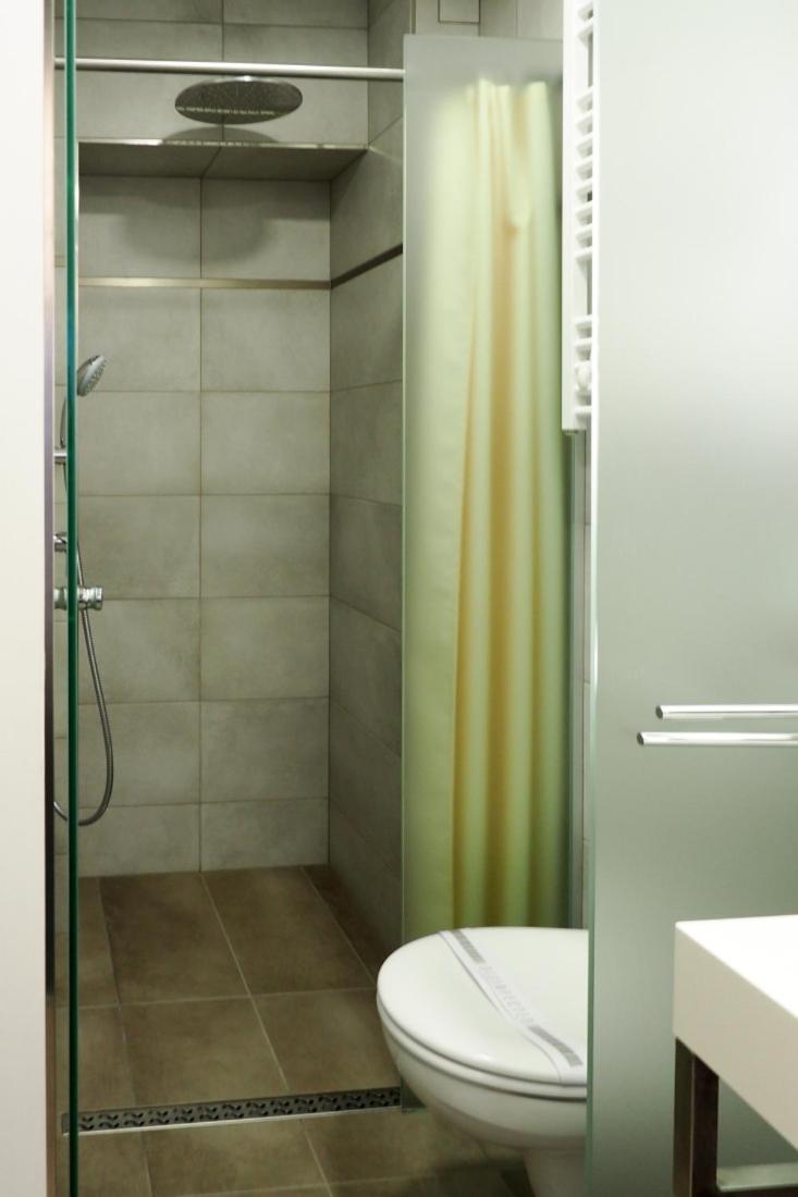 Double or Twin Room - Photo 11