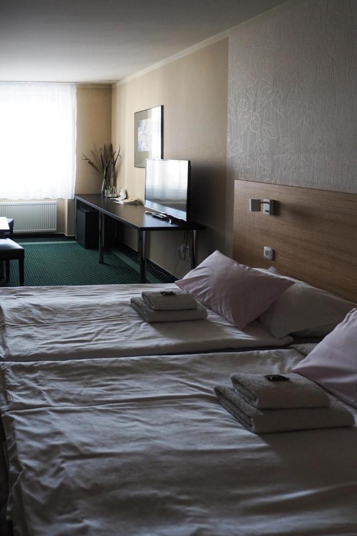 Double or Twin Room - Photo 12