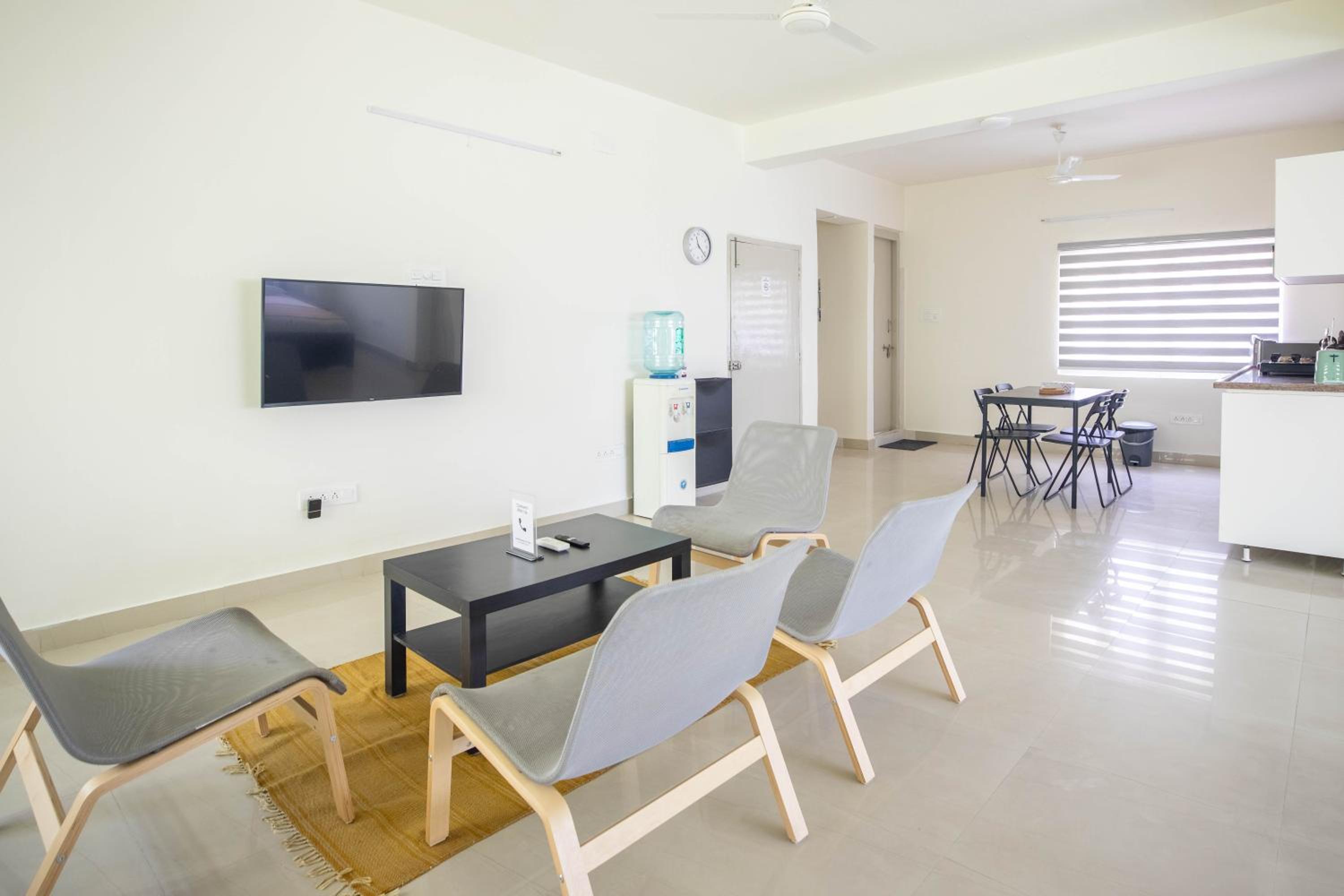 Studio Apartment photo 2