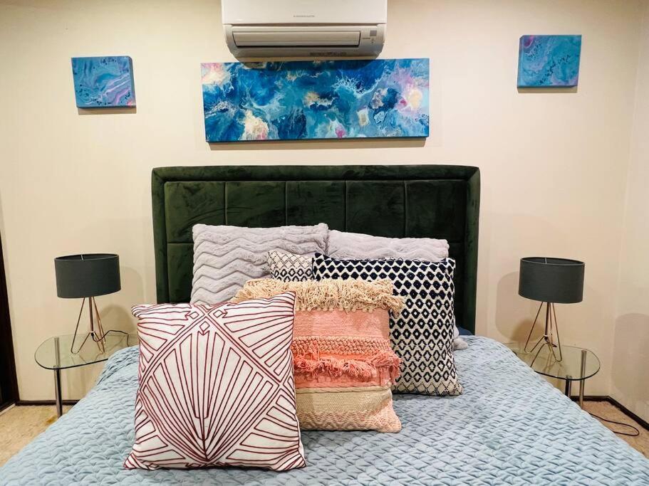 Three-Bedroom House photo 2