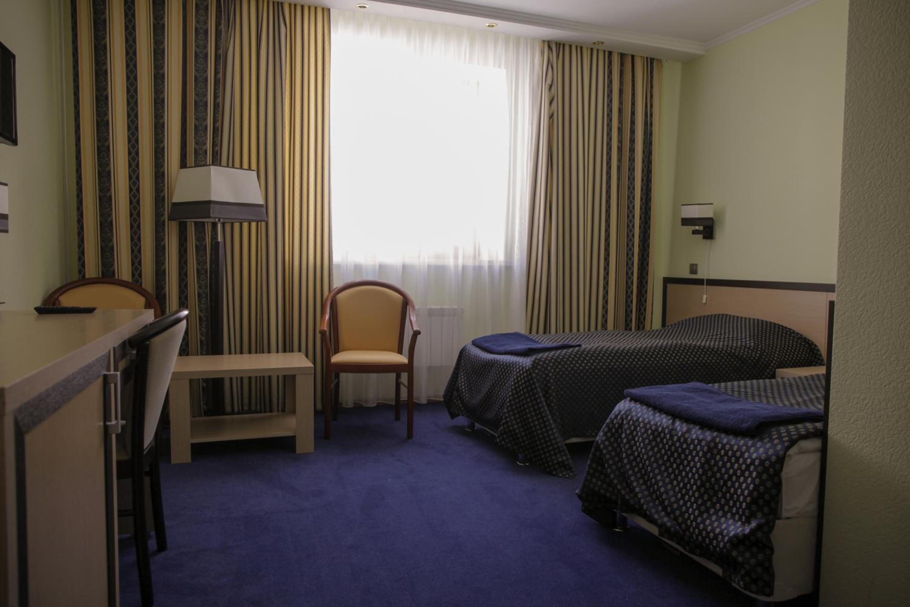 Twin Room - Photo 6