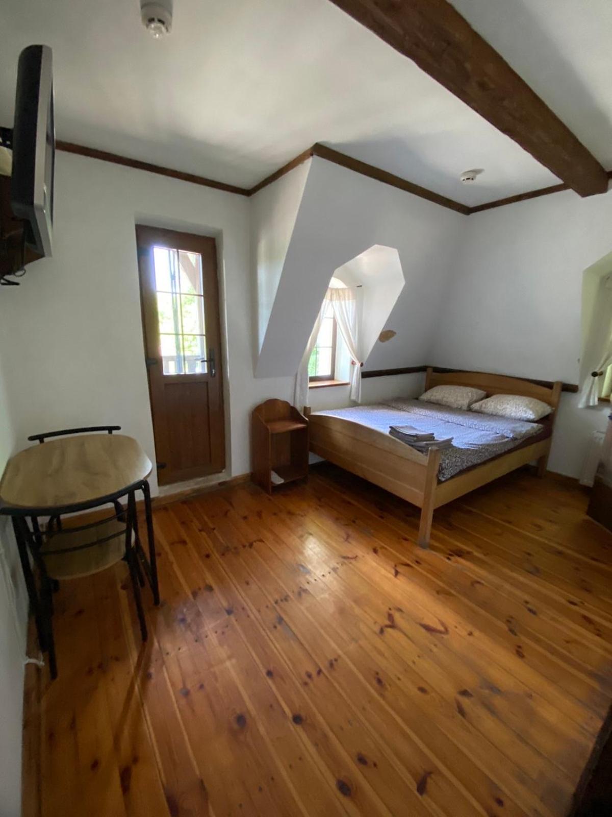 Double Room with Balcony photo 3