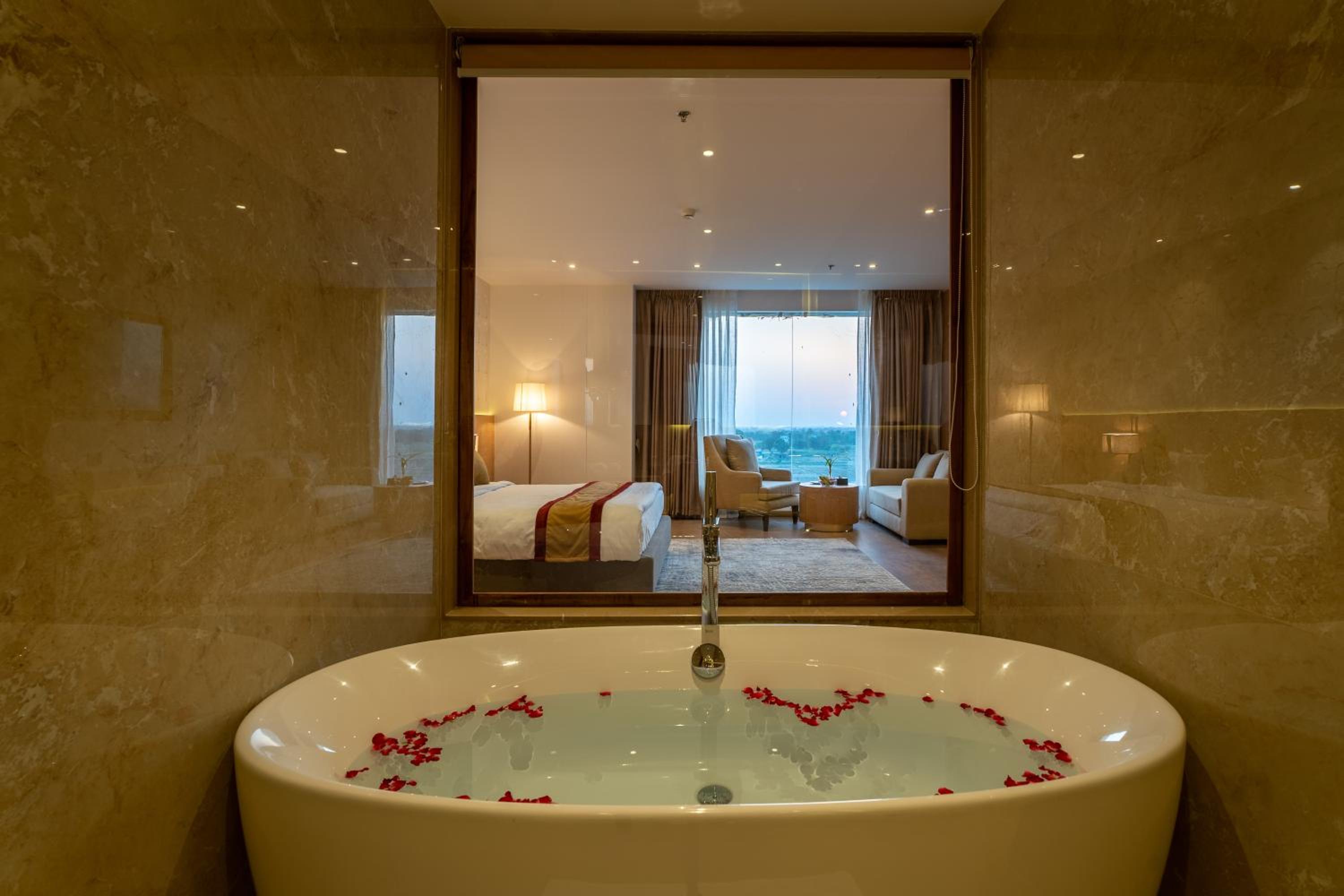 Suite with Balcony photo 2
