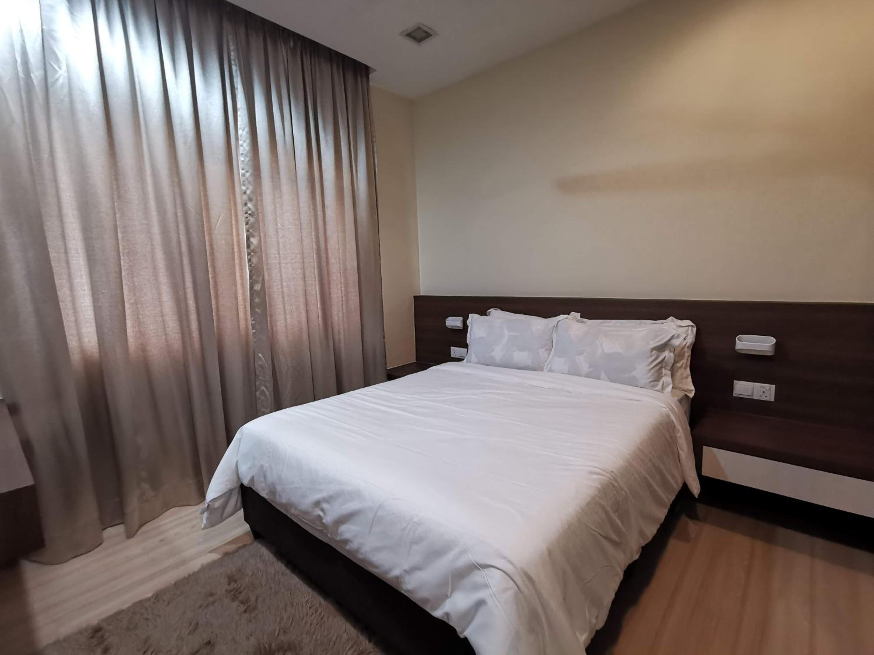 Three-Bedroom Premium Apartment with Balcony photo 3