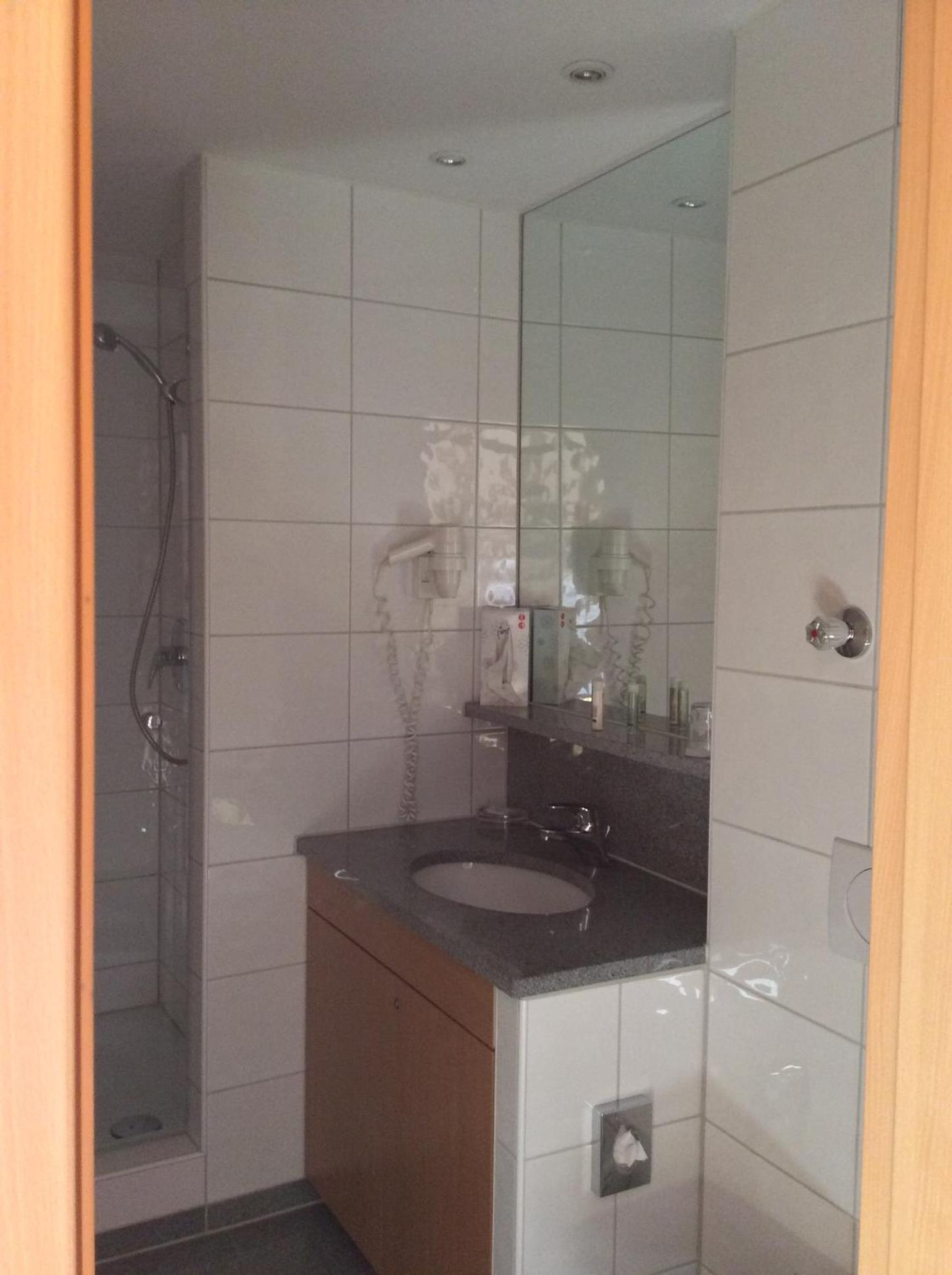 Single Room photo 2