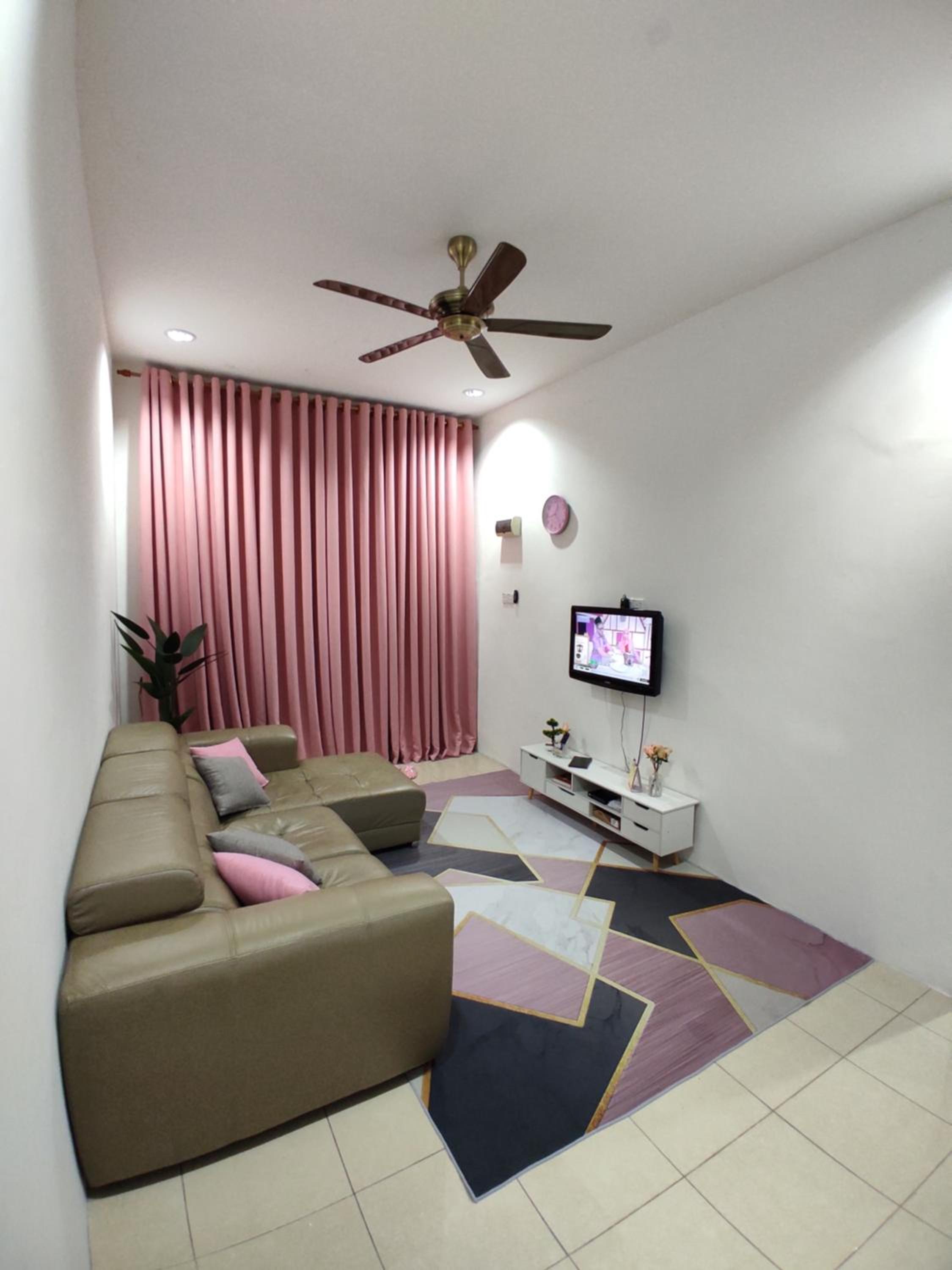 One-Bedroom Apartment photo 3