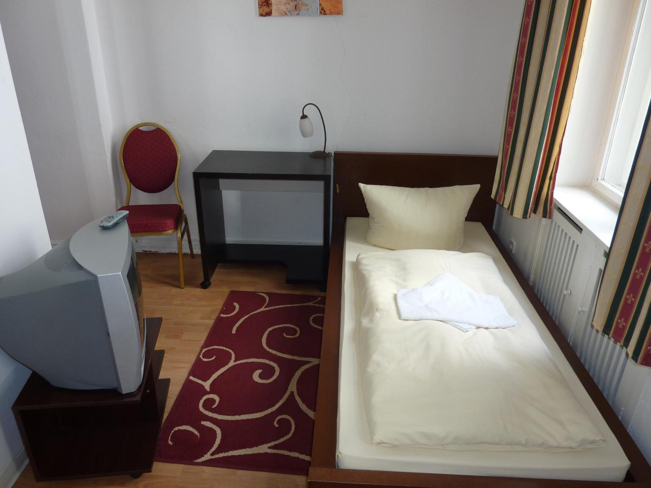 Single Room photo 3