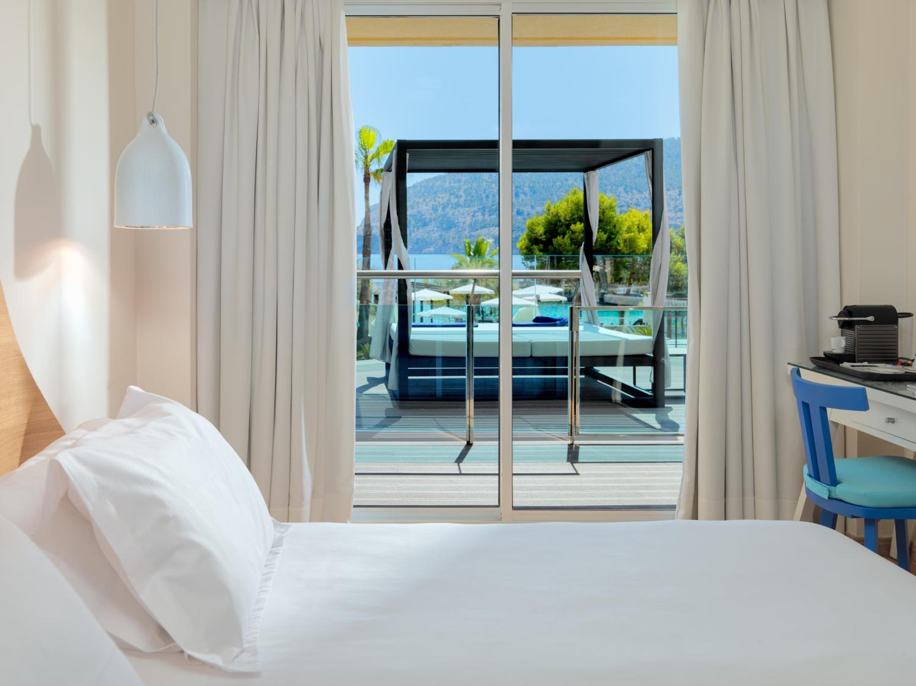  Double or Twin Room with Sea View and Terrace - Photo 8