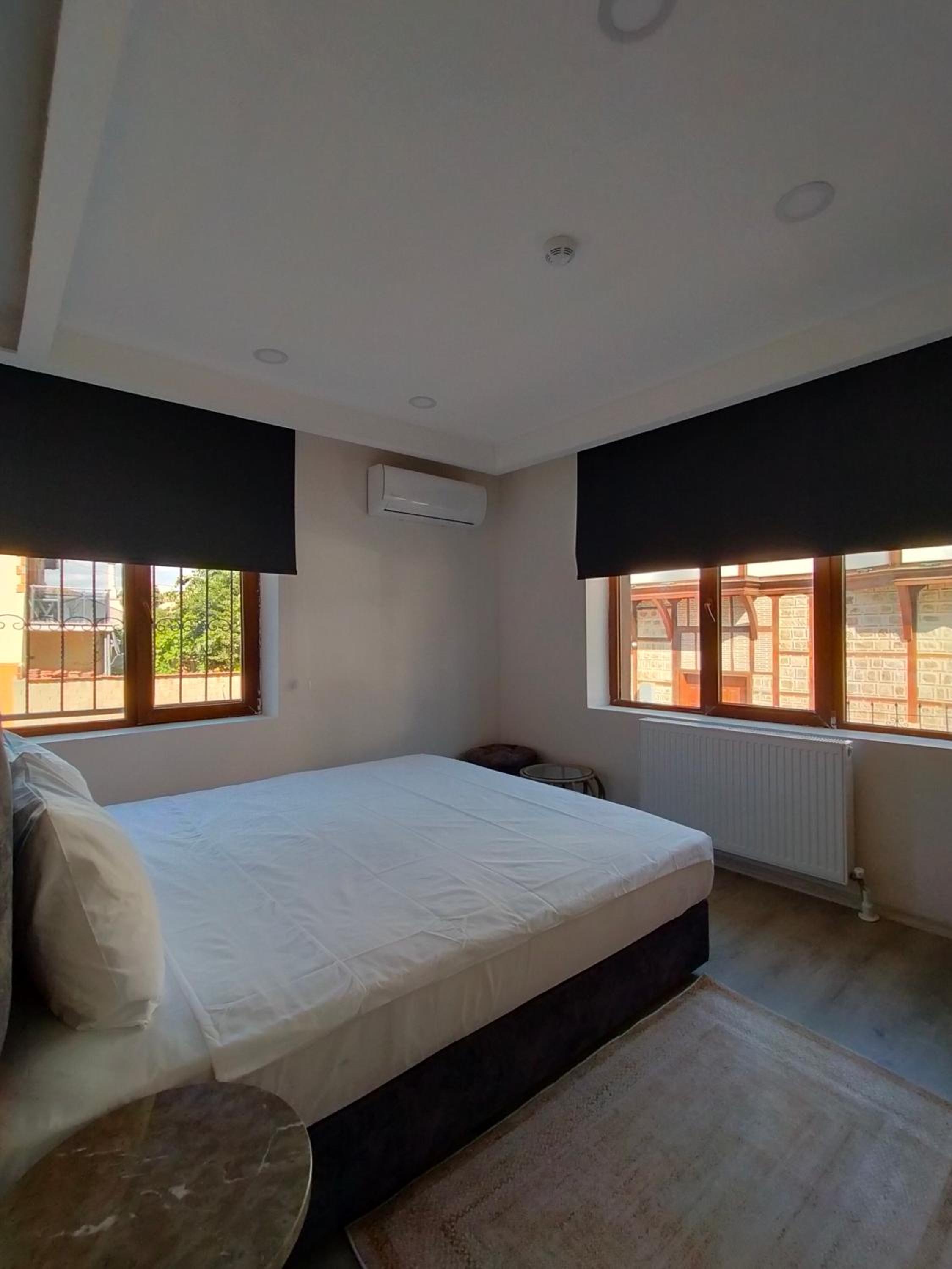 Standard Double Room - Photo 17