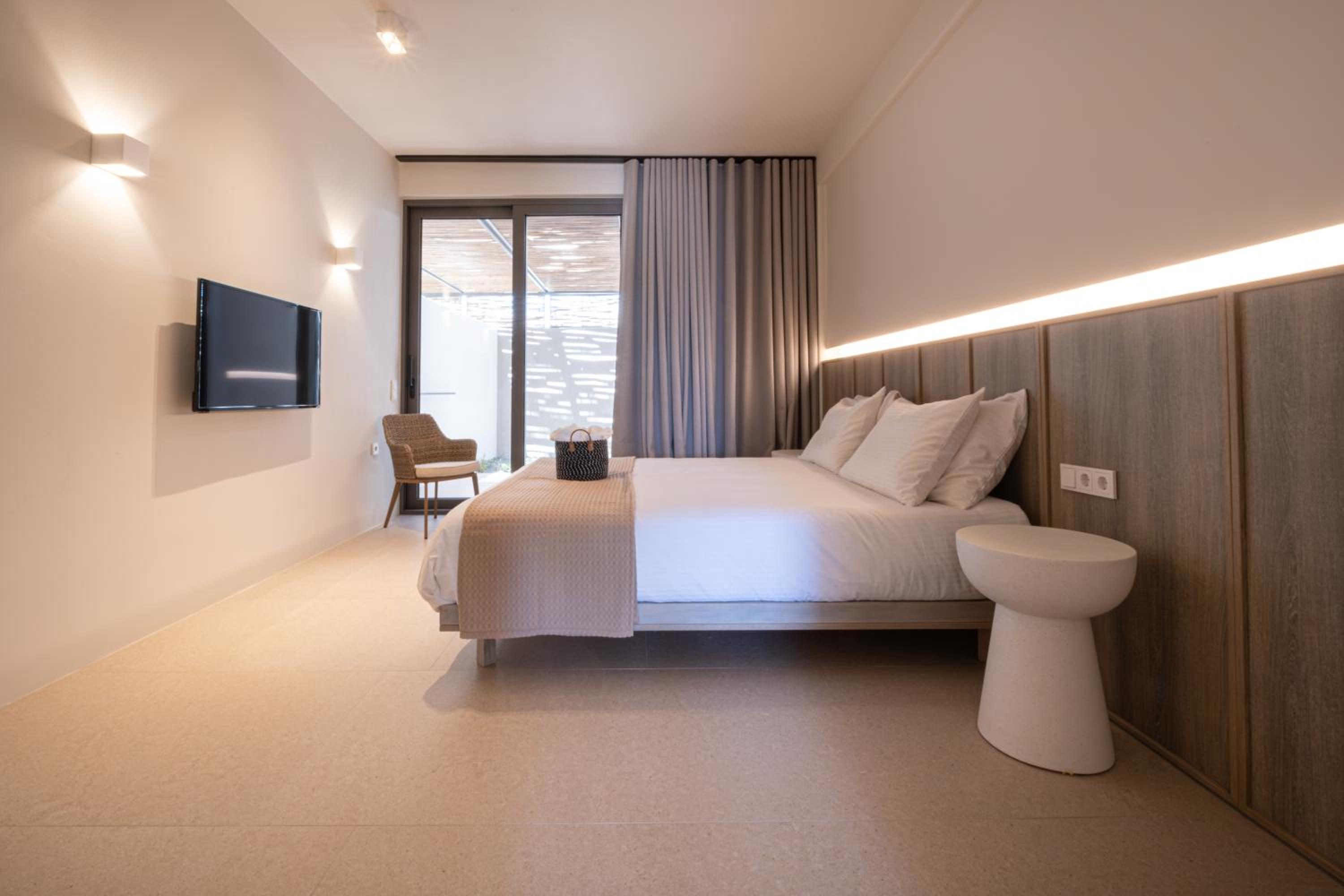 Elite Suite with Private Pool and Beachfront Sea View