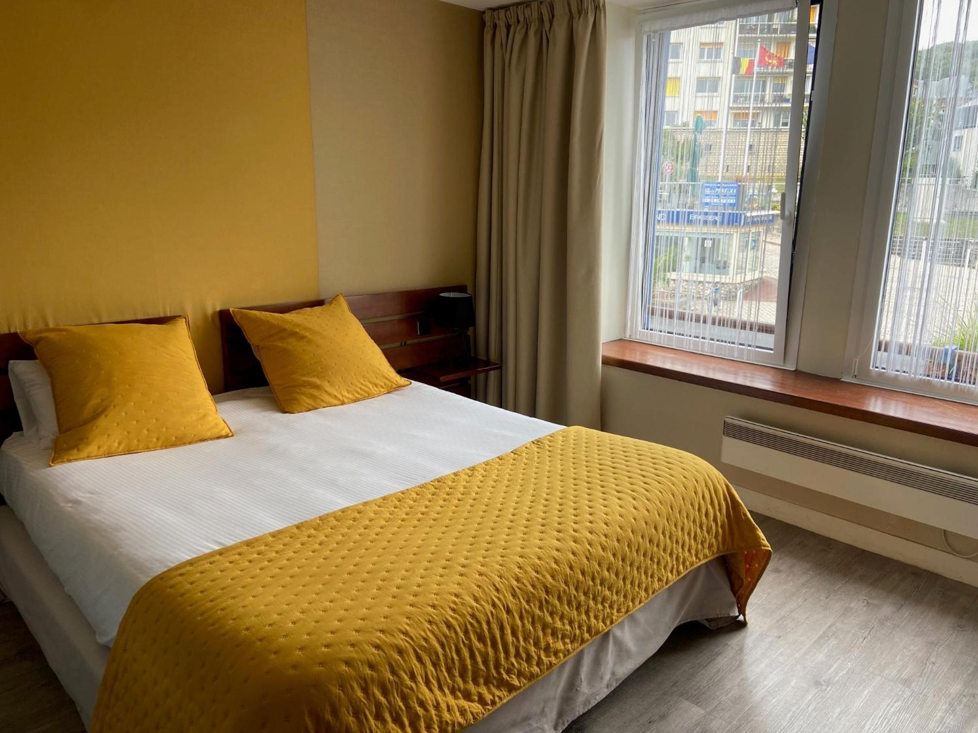 Classic Double Room with view on Place Clemenceau - Photo 5