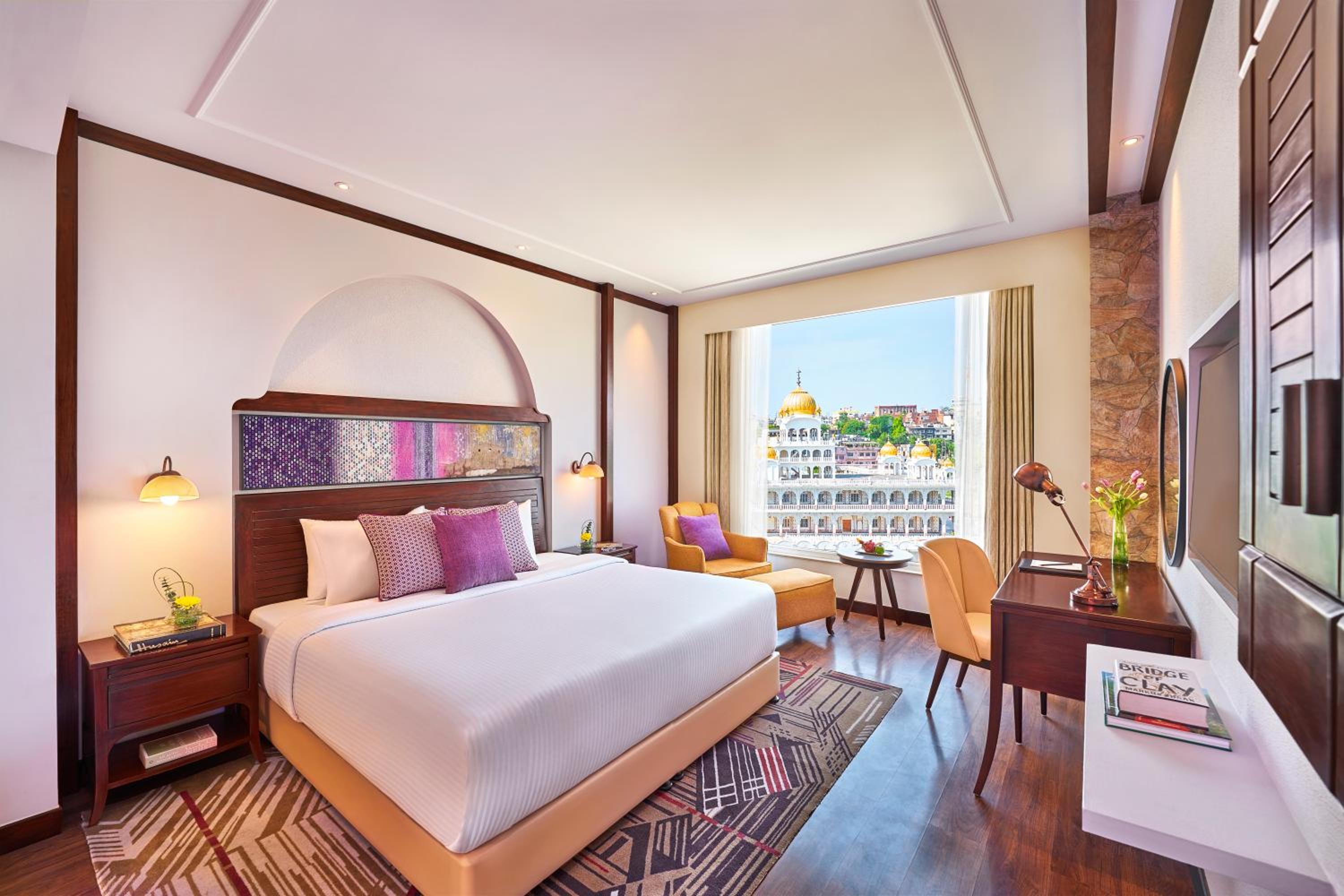 Premium Room City/fort View King Bed photo 2
