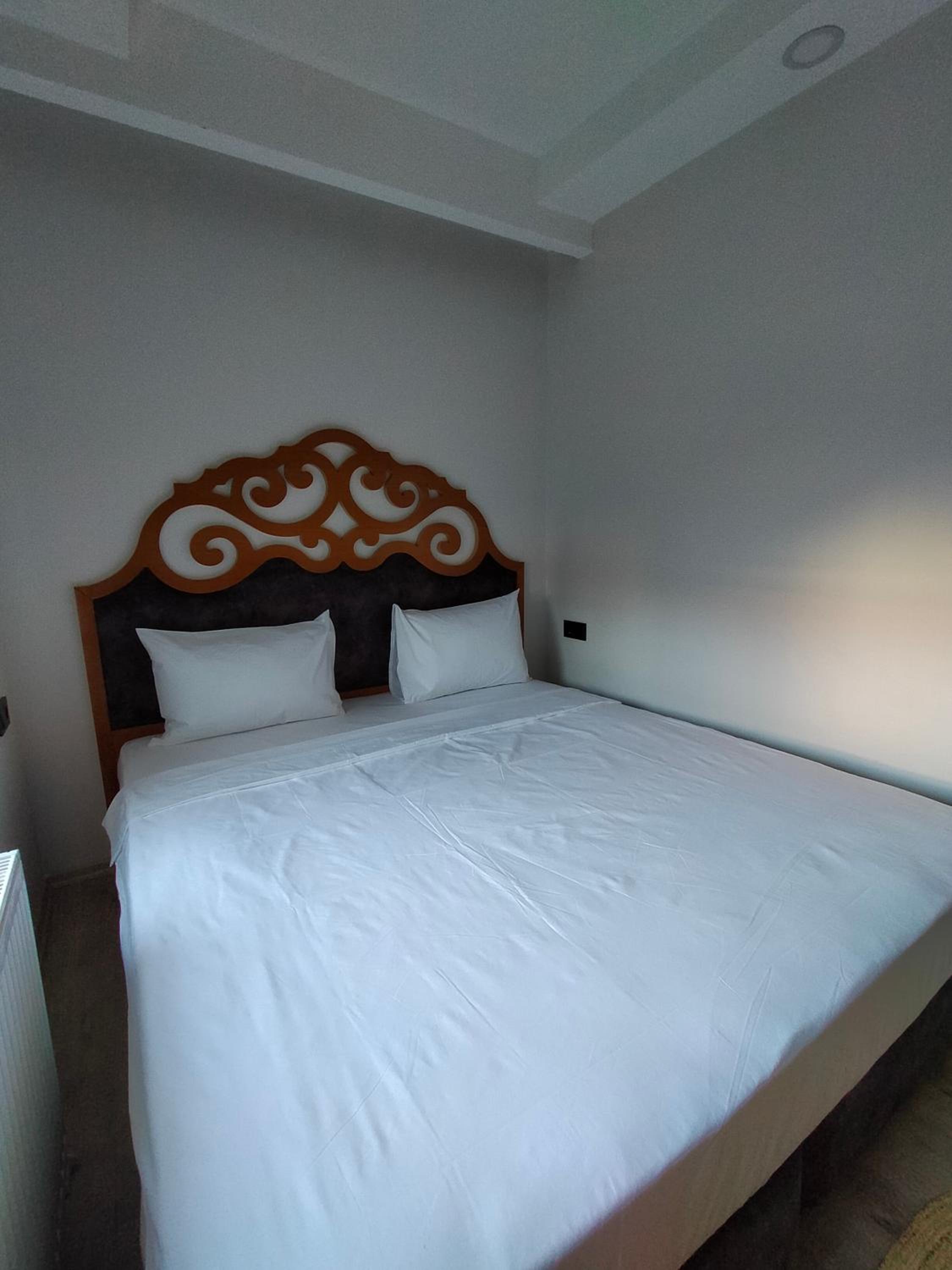 Budget Double Room - Photo 3