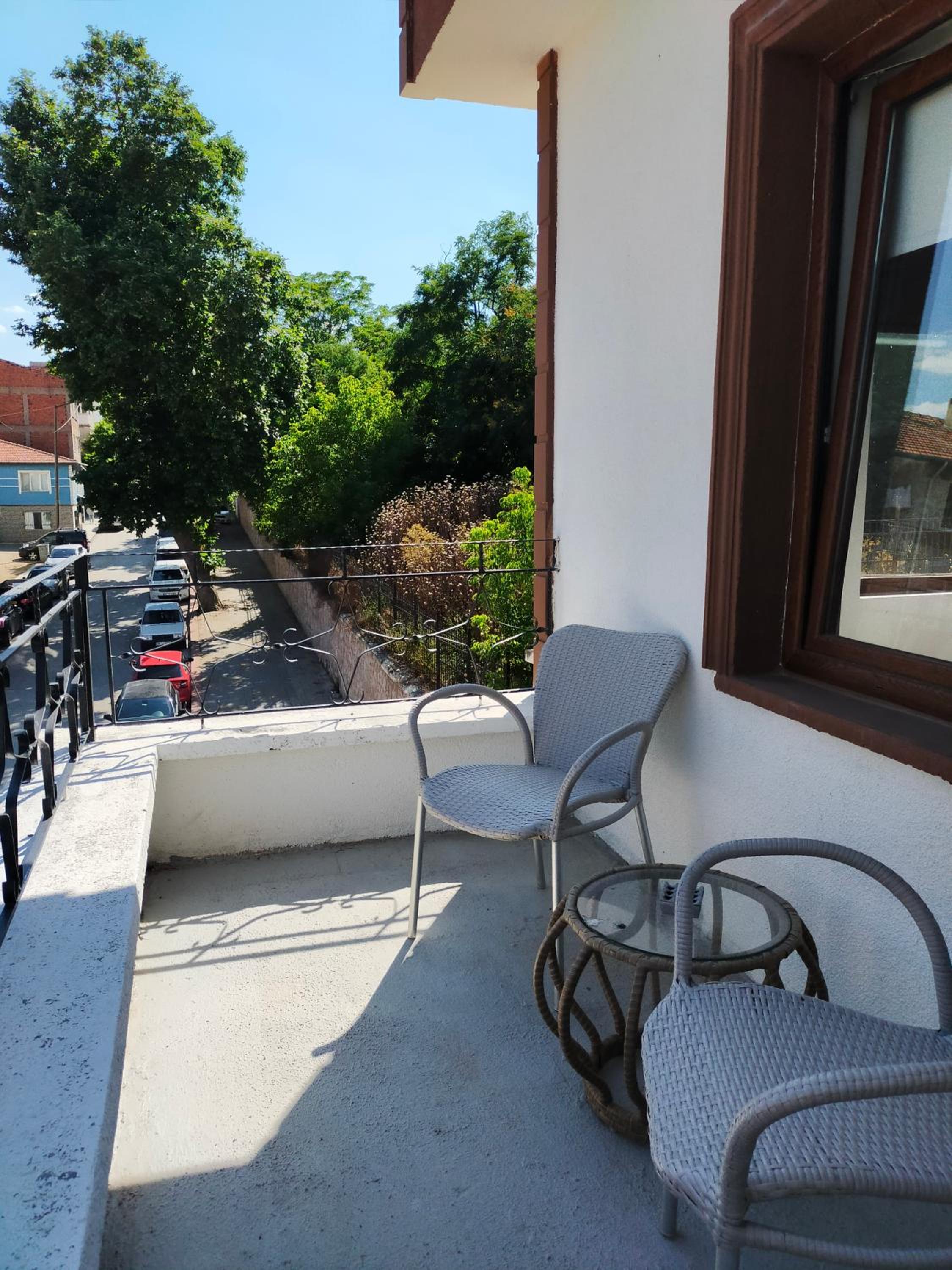 Double Room with Balcony - Photo 10
