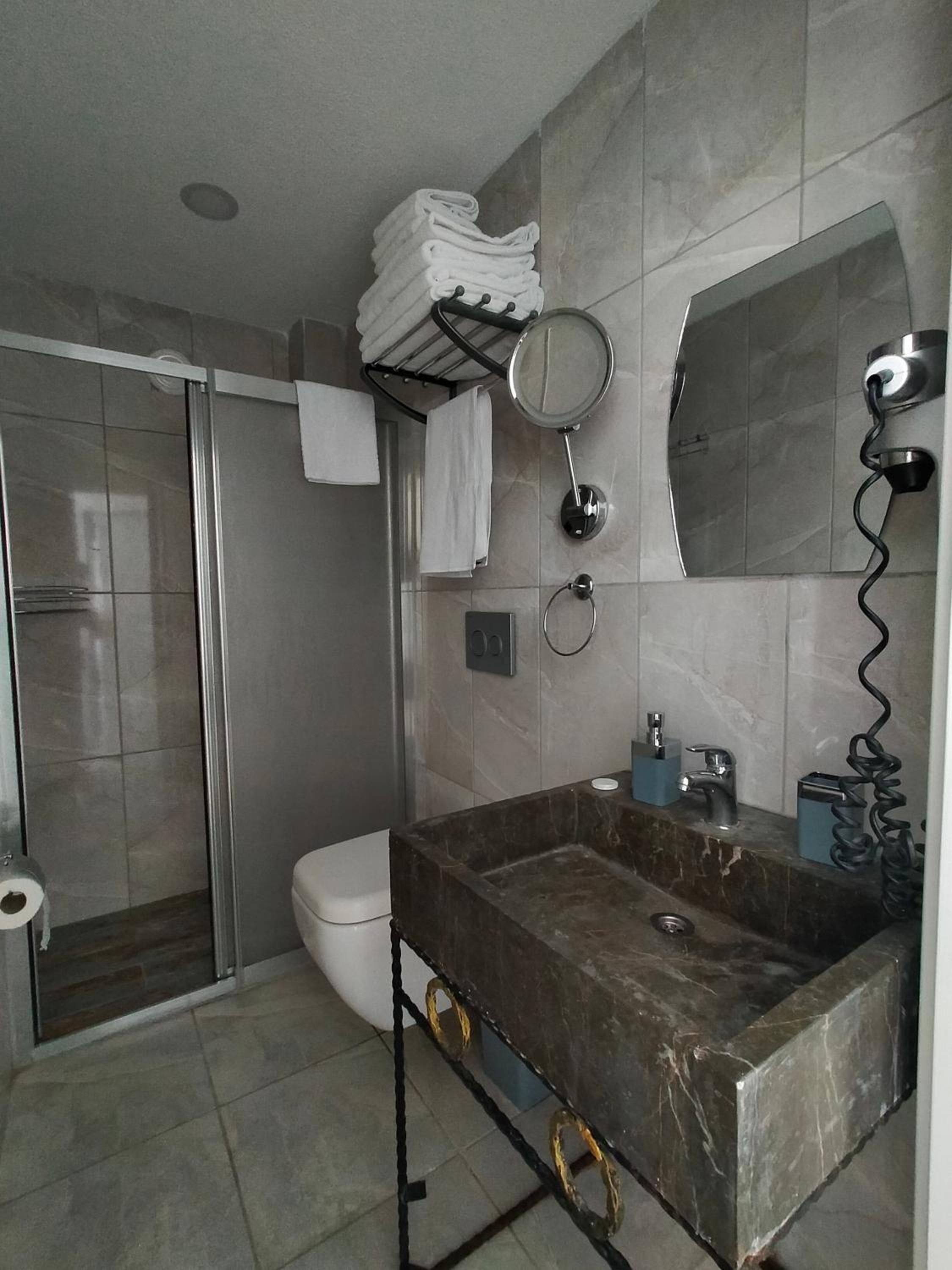 Standard Family Room - Photo 7