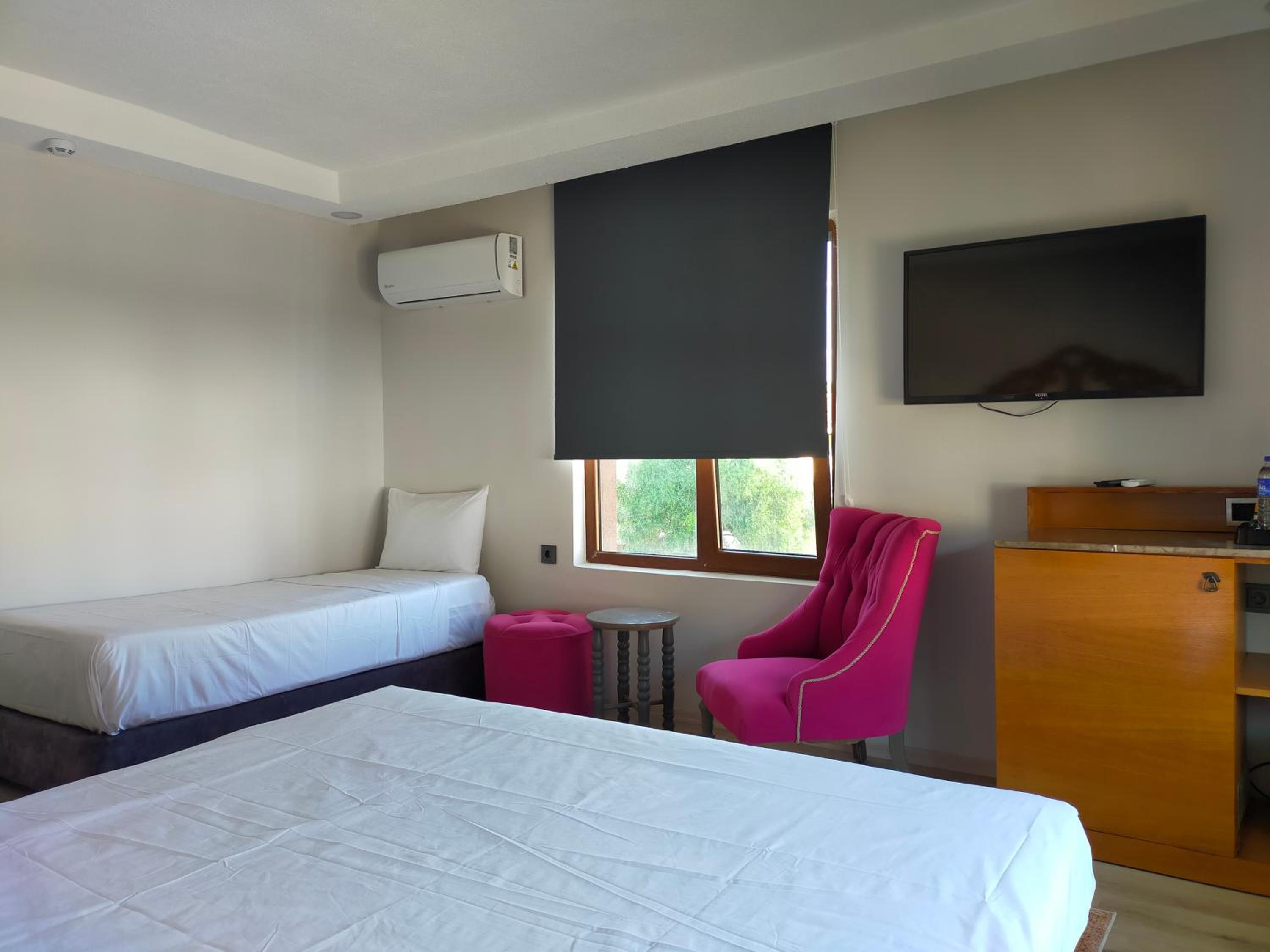 Standard Triple Room - Photo 9