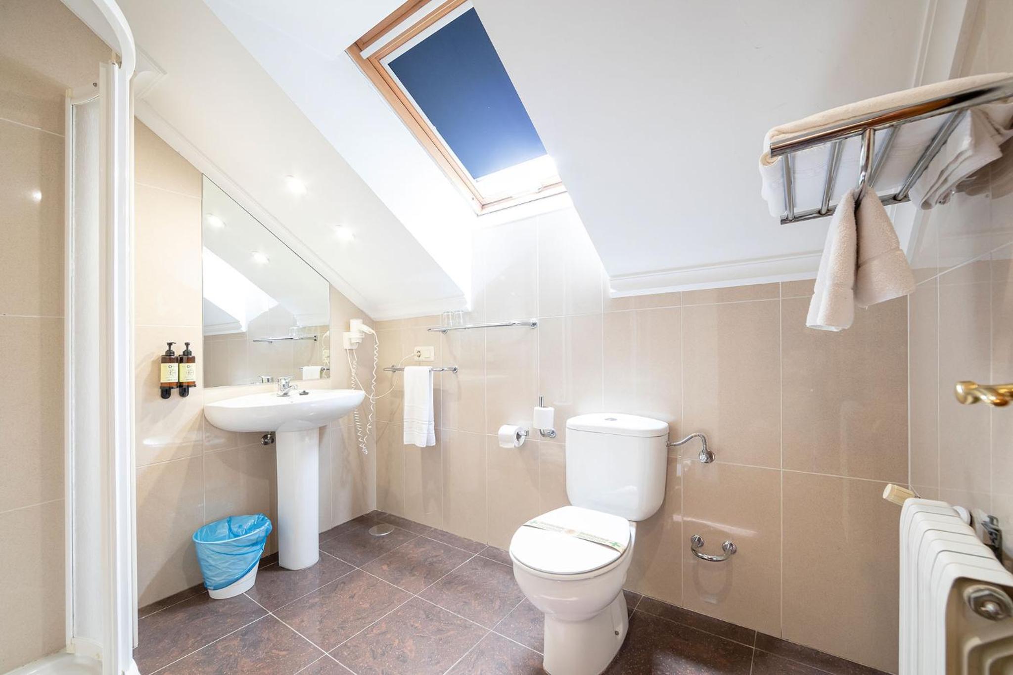 Standard Twin Room with Sea View photo 3