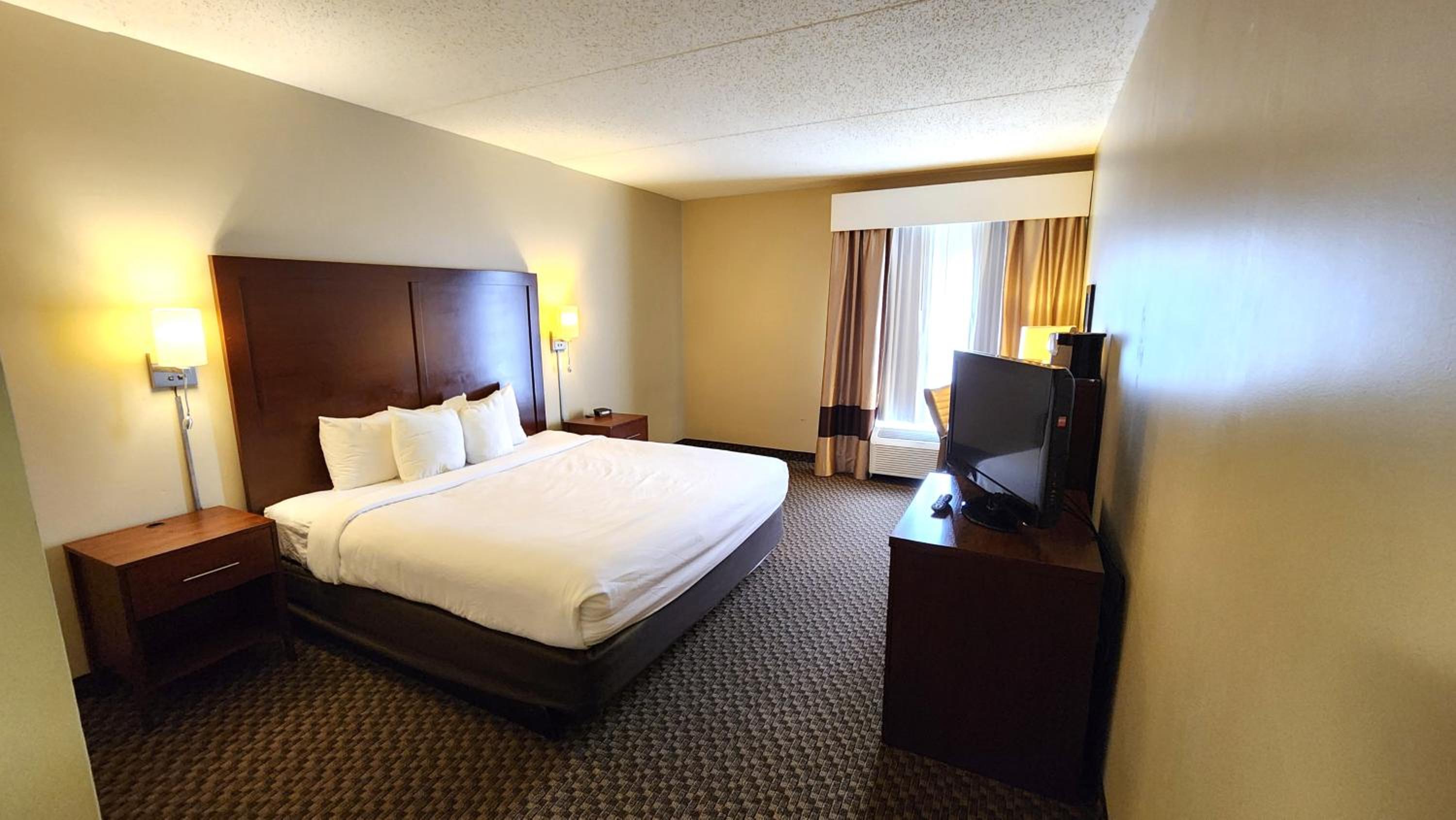 King Room - Non-Smoking - Photo 2