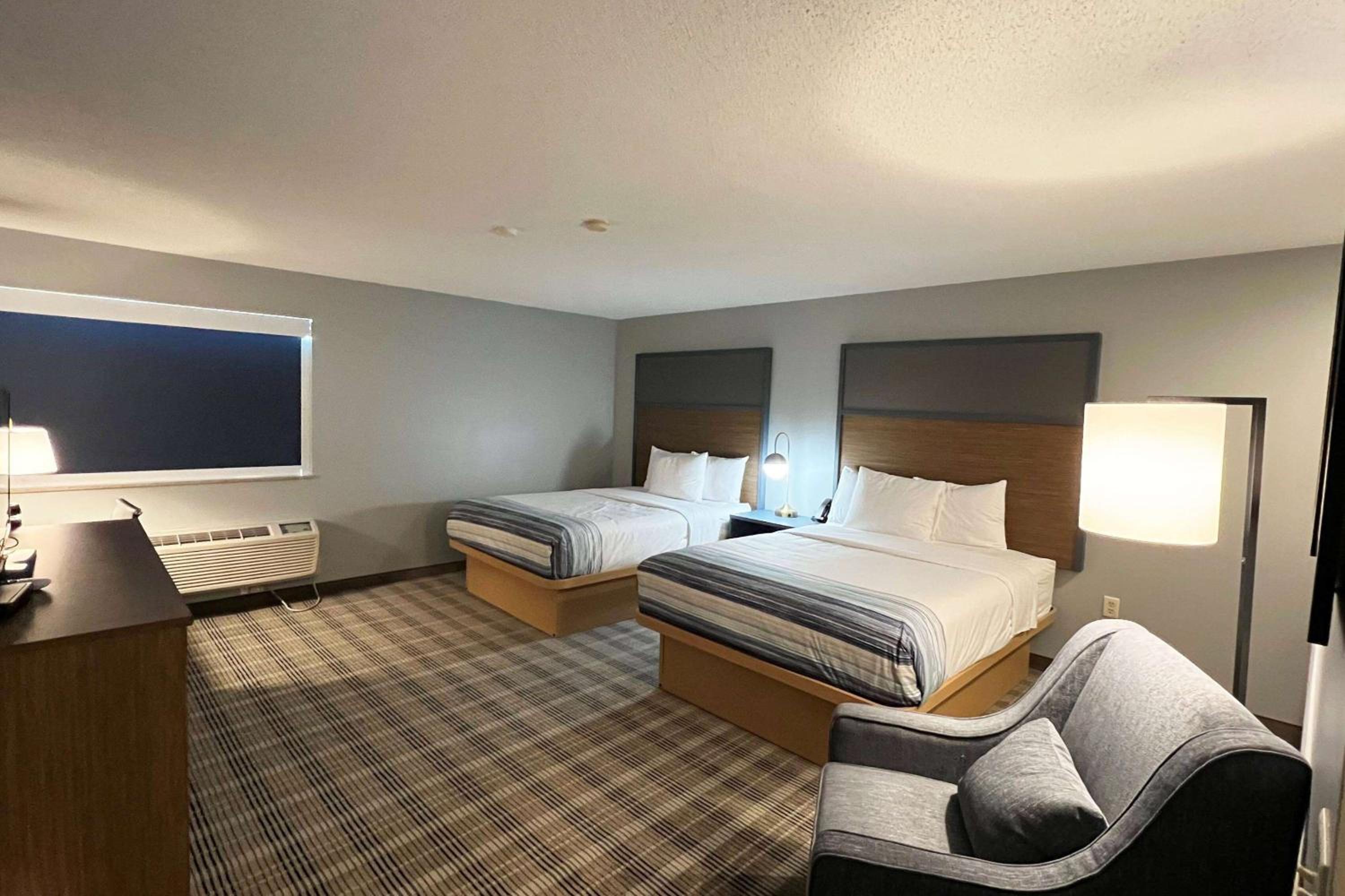 Queen Room with Two Queen Beds, Mobility Access and Bathtub with Grab Bars, Non-Smoking - Photo 1