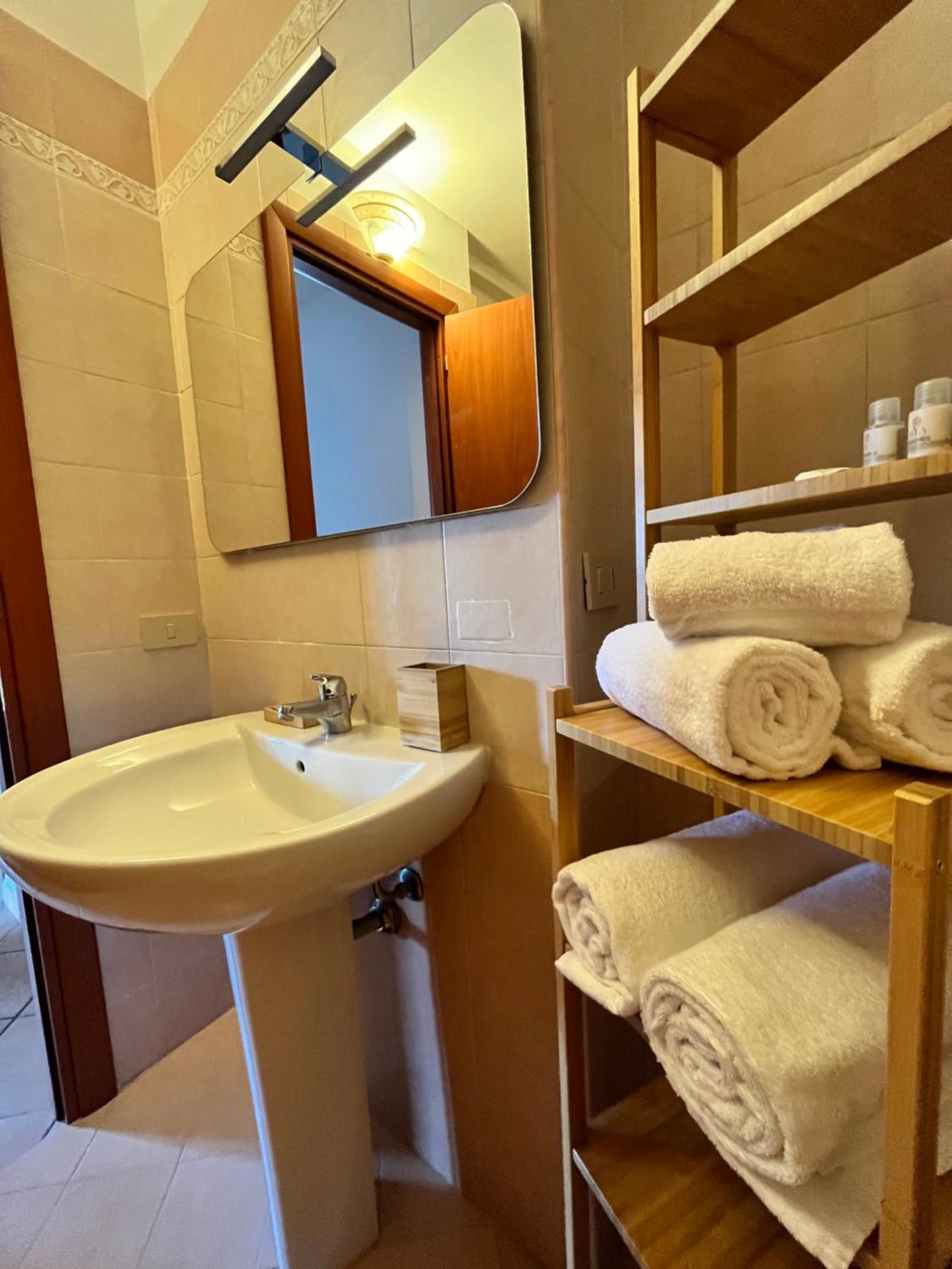 Double Room with Private Bathroom photo 3
