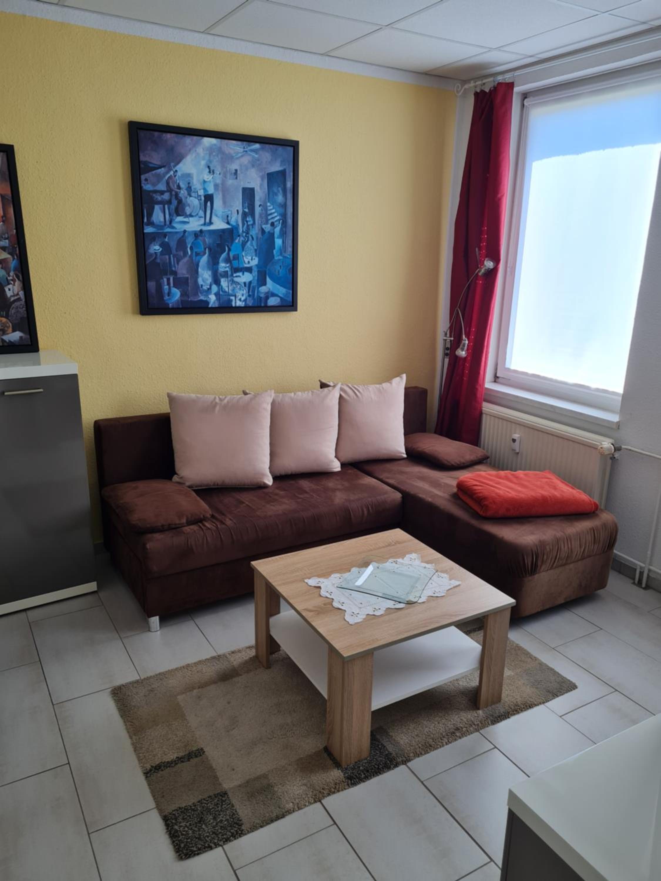One-Bedroom Apartment photo 1