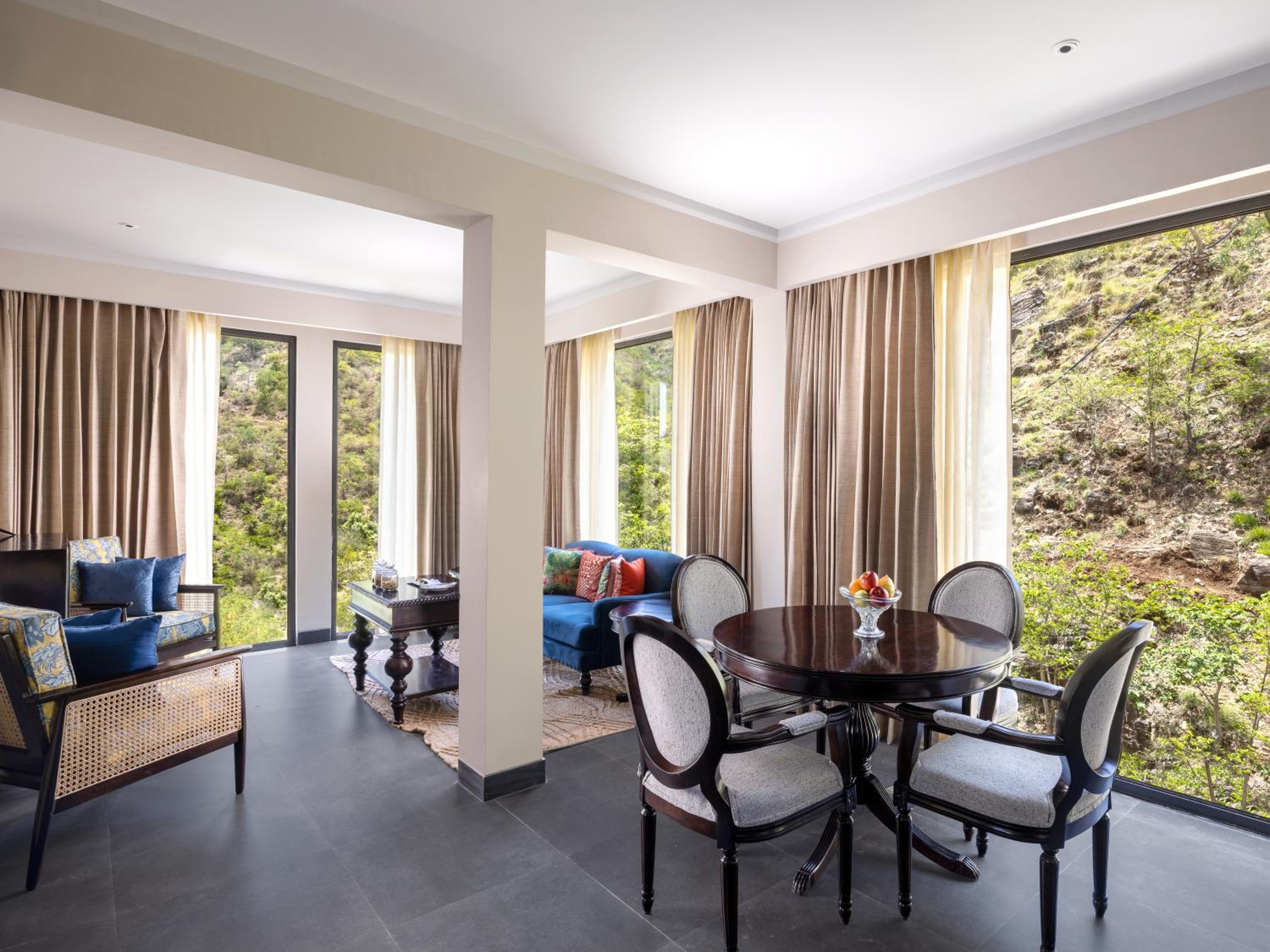 One-Bedroom Suiten with Balcony | 15% Off Spa + Happy Hours 1+1 | Early Check-in/Late Check-out (Subject to Availability) photo