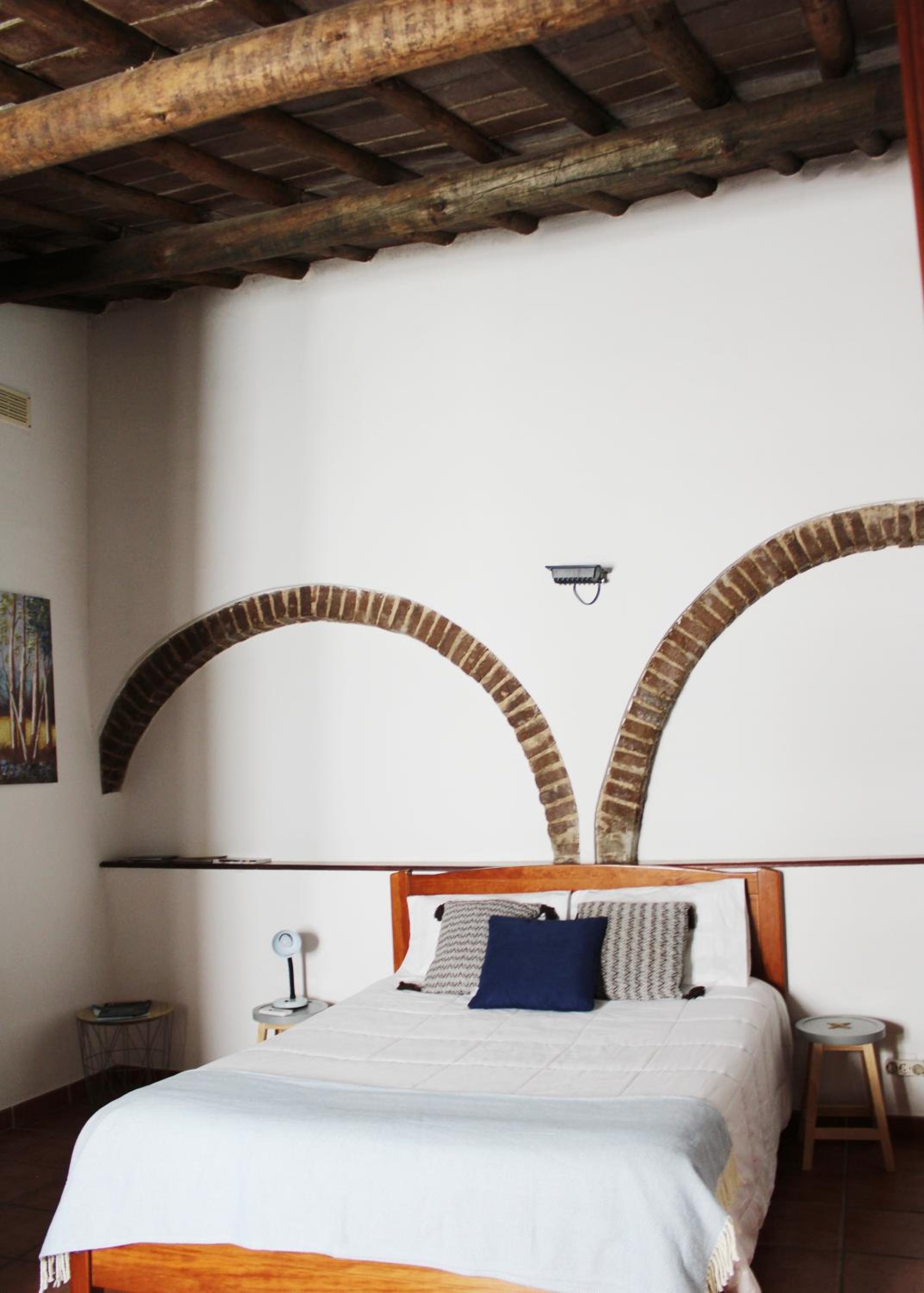 One-Bedroom House - Photo 18