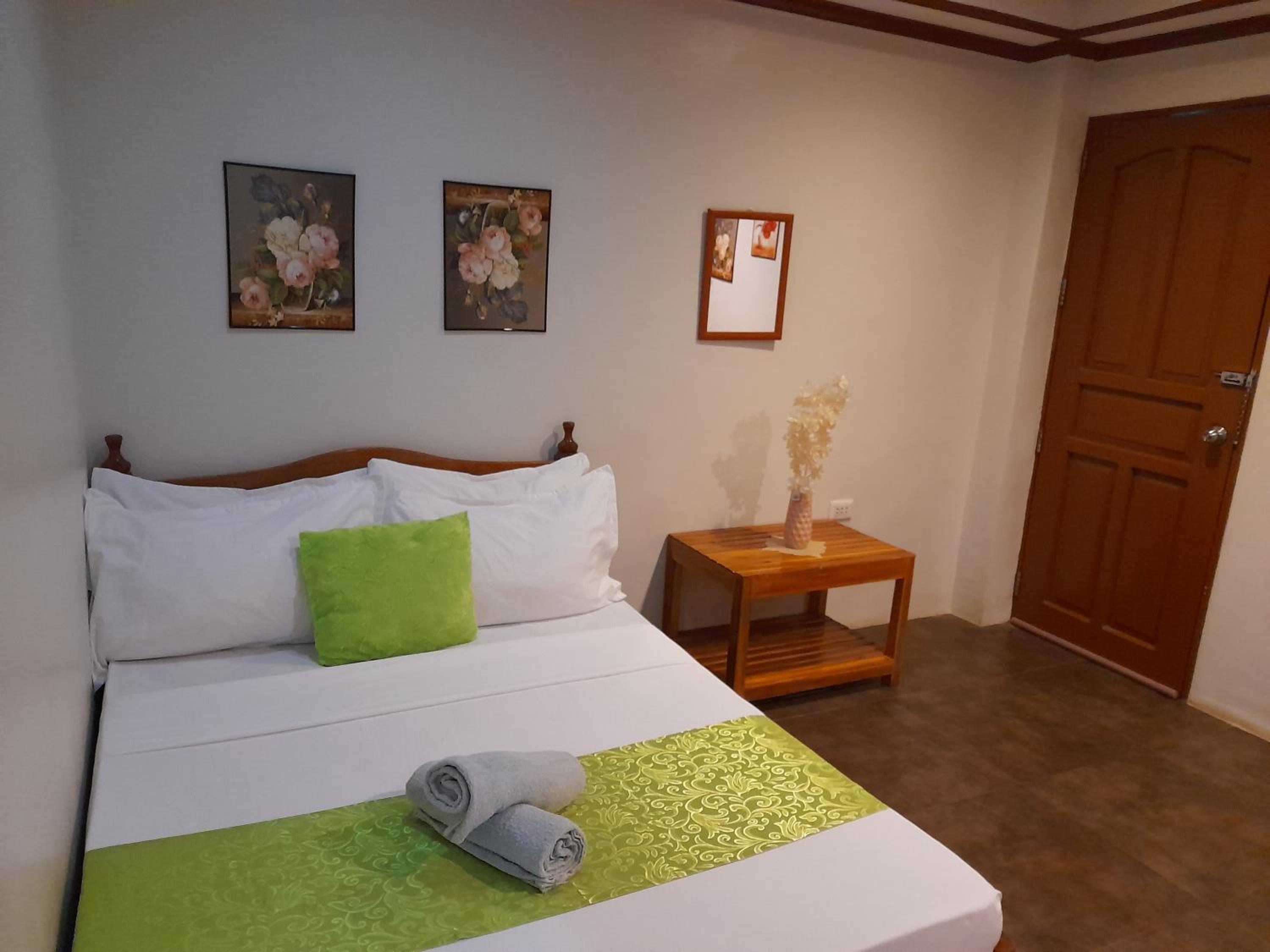 Budget Double Room photo 2